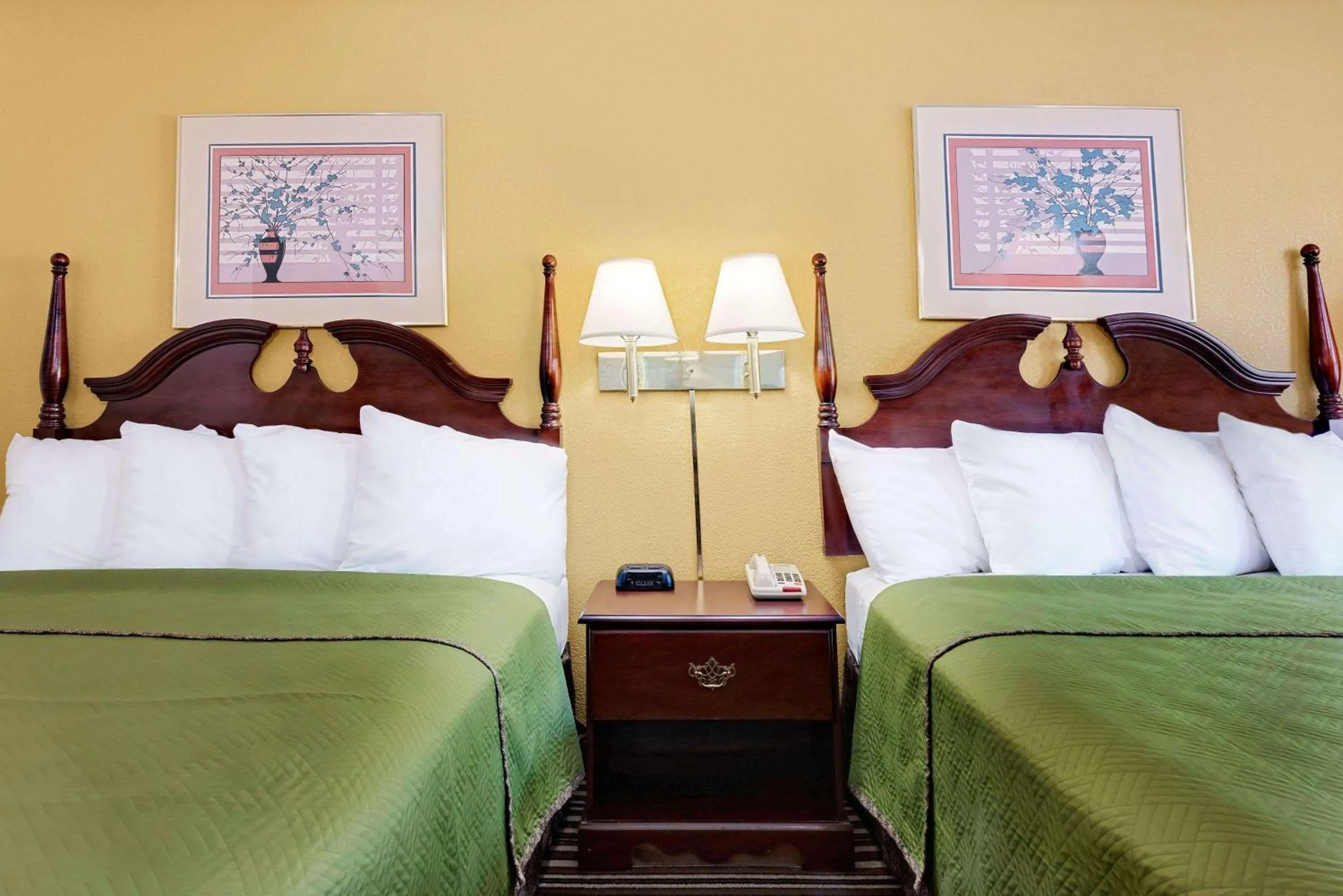 Queen Room with Two Queen Beds - Smoking in Travelodge by Wyndham Chambersburg