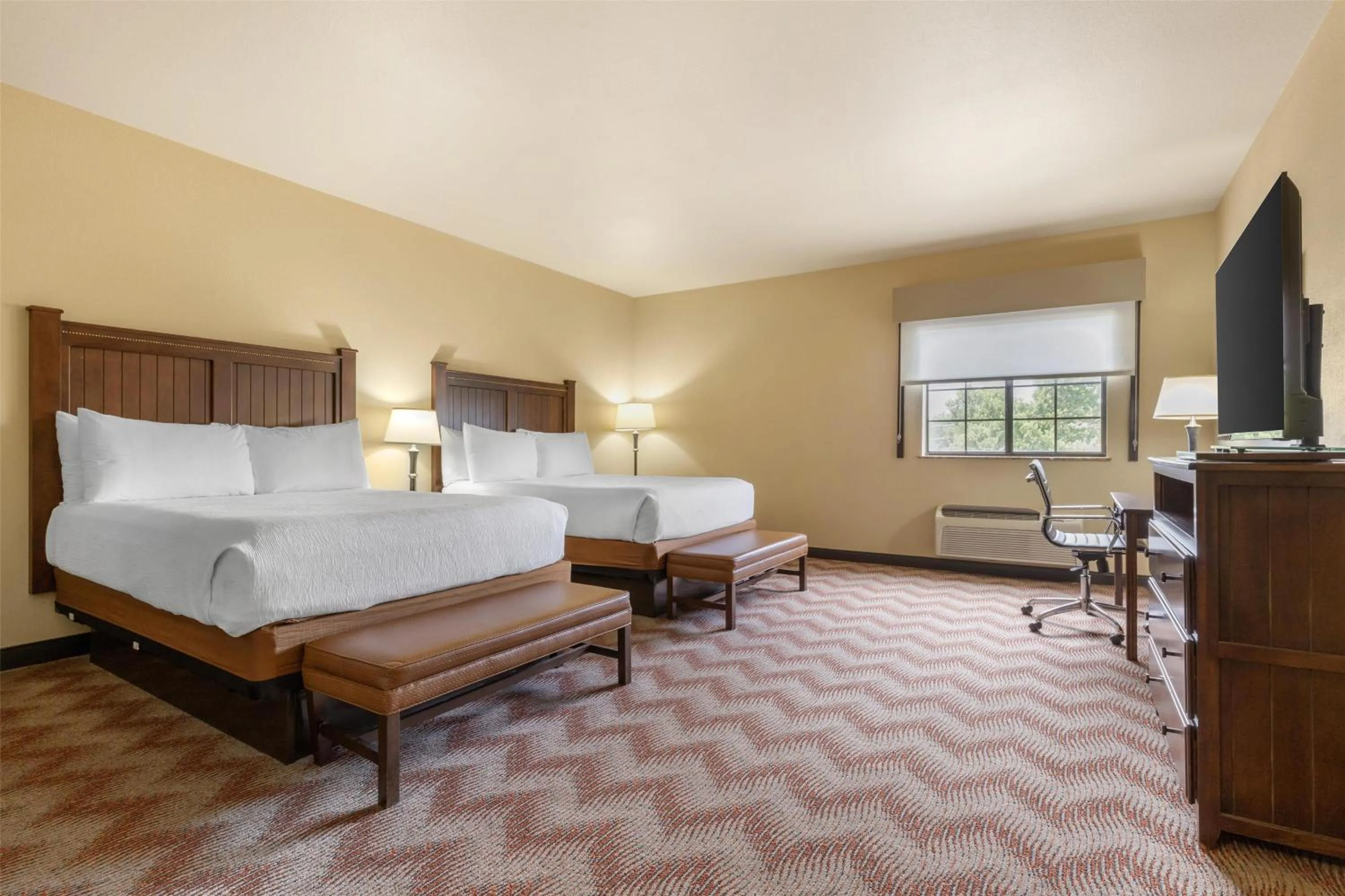 Queen Room with Two Queen Beds - Non-Smoking in Best Western PLUS Cimarron Hotel & Suites