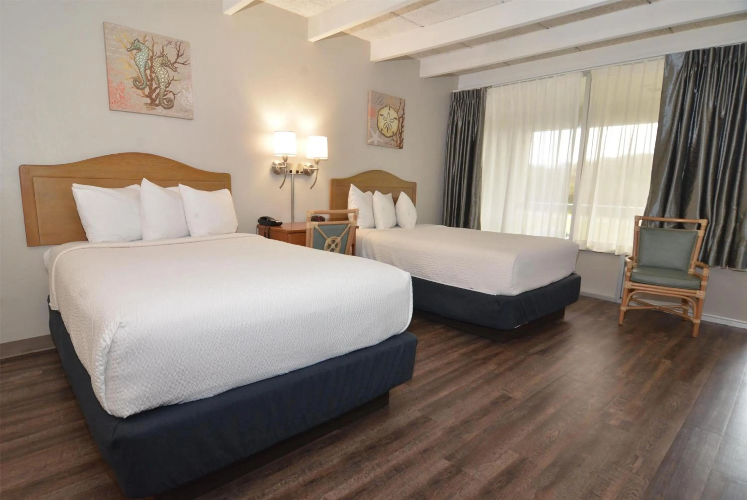 2 DOUBLE BEDS UPPER FLOOR in Days Inn & Suites by Wyndham Jekyll Island