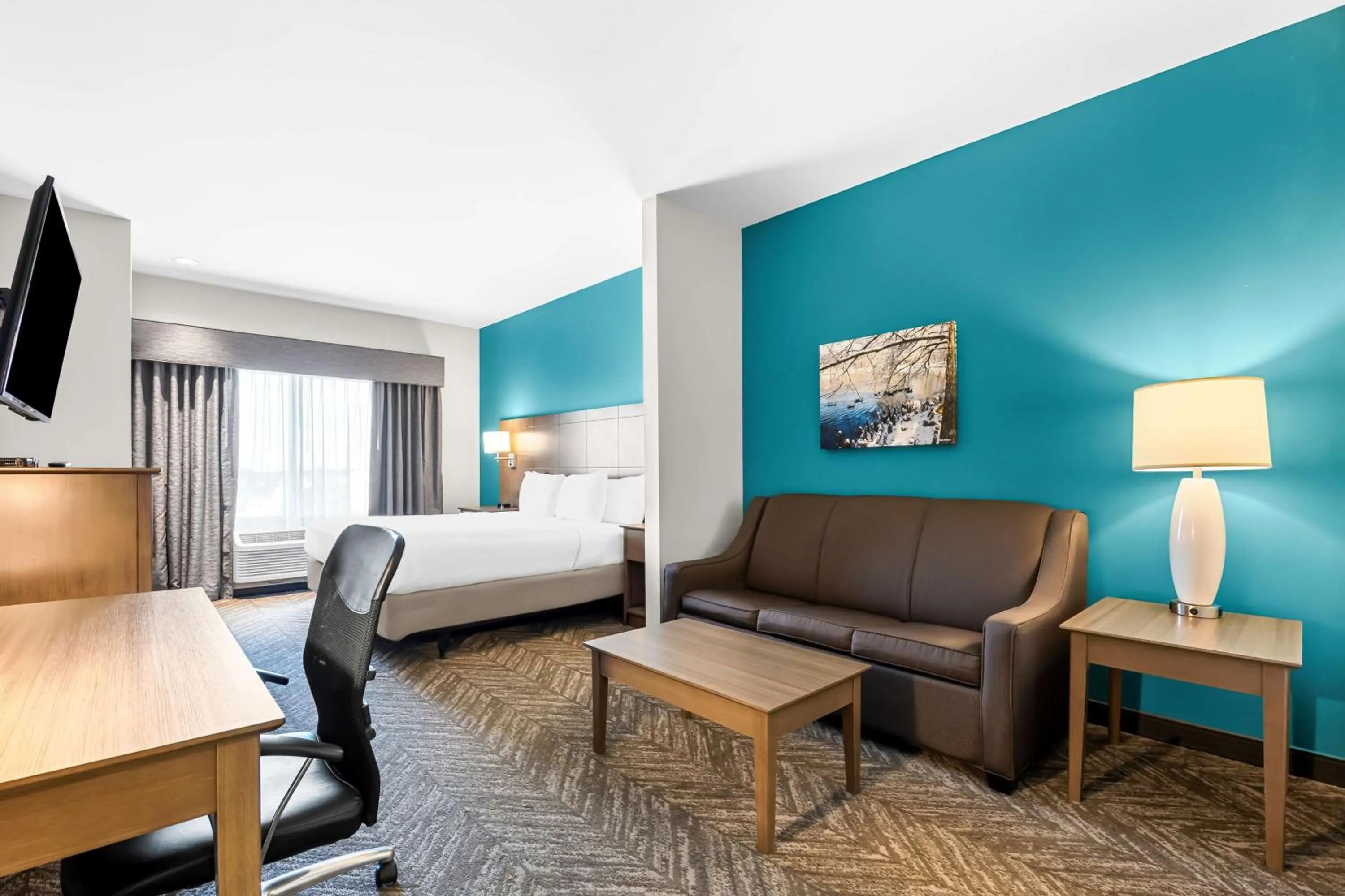 Queen Suite with Bath Tub - Disability Access  in Best Western Plus Bolivar Hotel & Suites