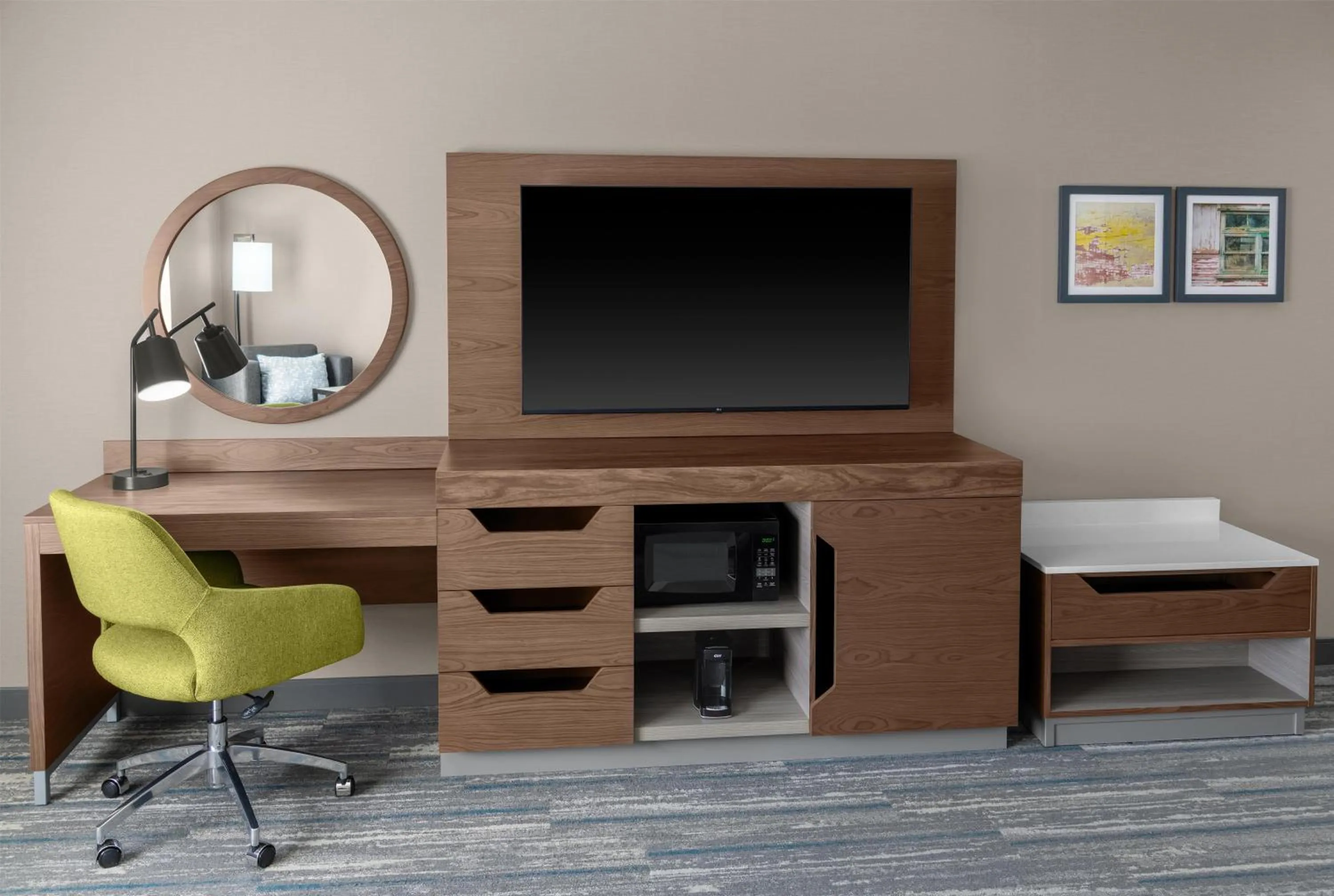 King Room with Sofa Bed - Non-Smoking in Hampton Inn & Suites Tacoma/Puyallup