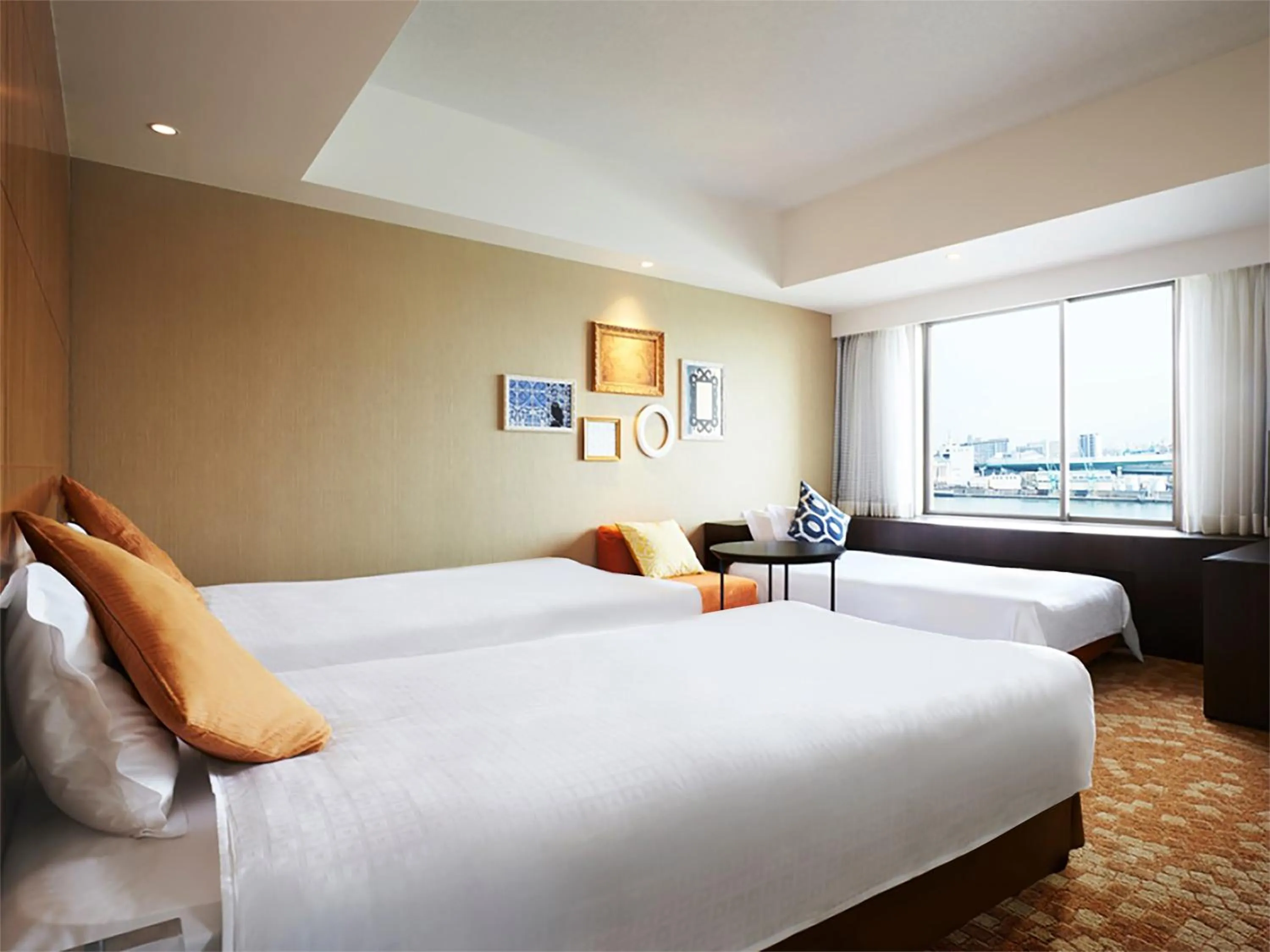 Superior Triple Room - Non-Smoking in Hotel Universal Port