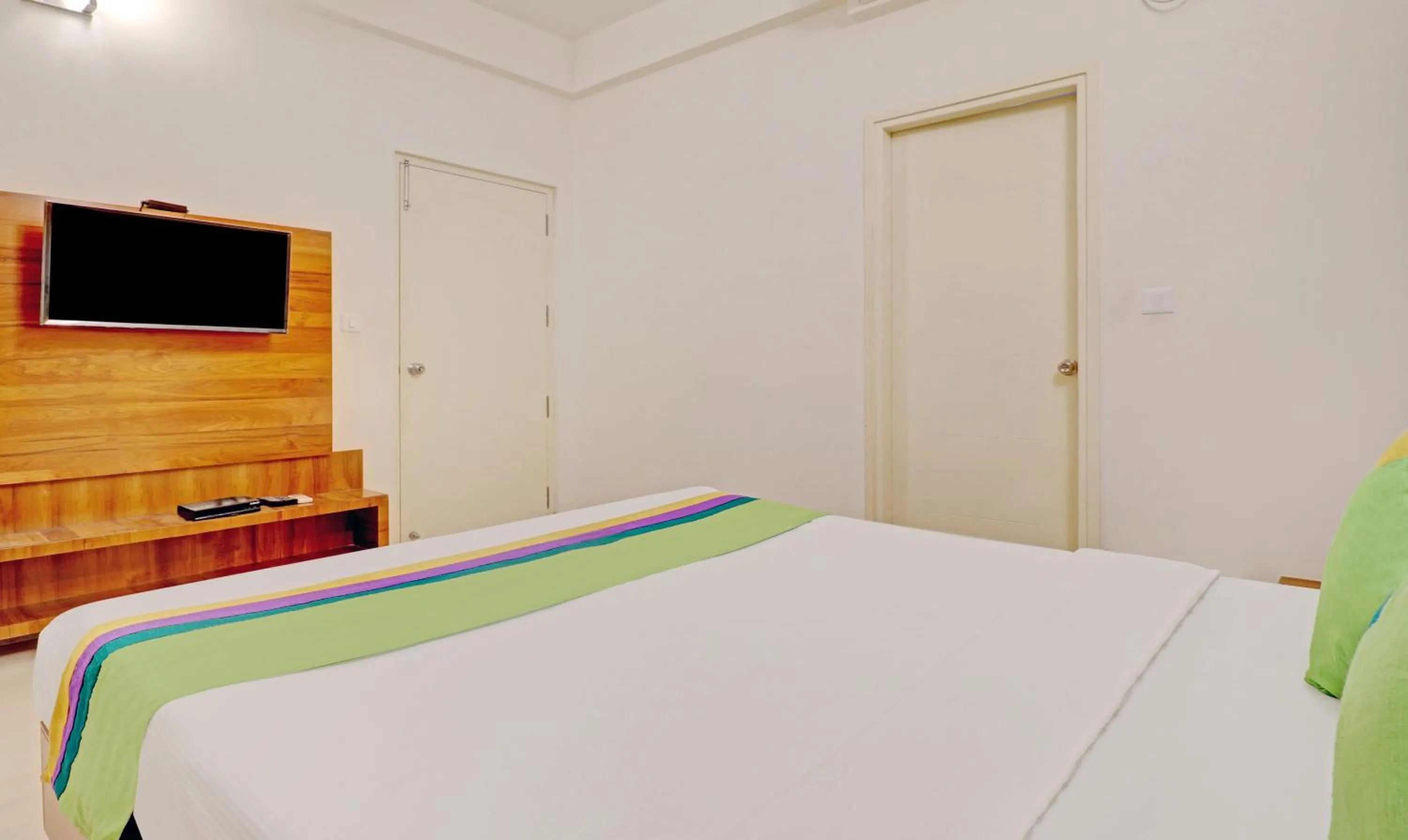 Standard Double Room - single occupancy in Treebo Kings Suits, HSR Layout