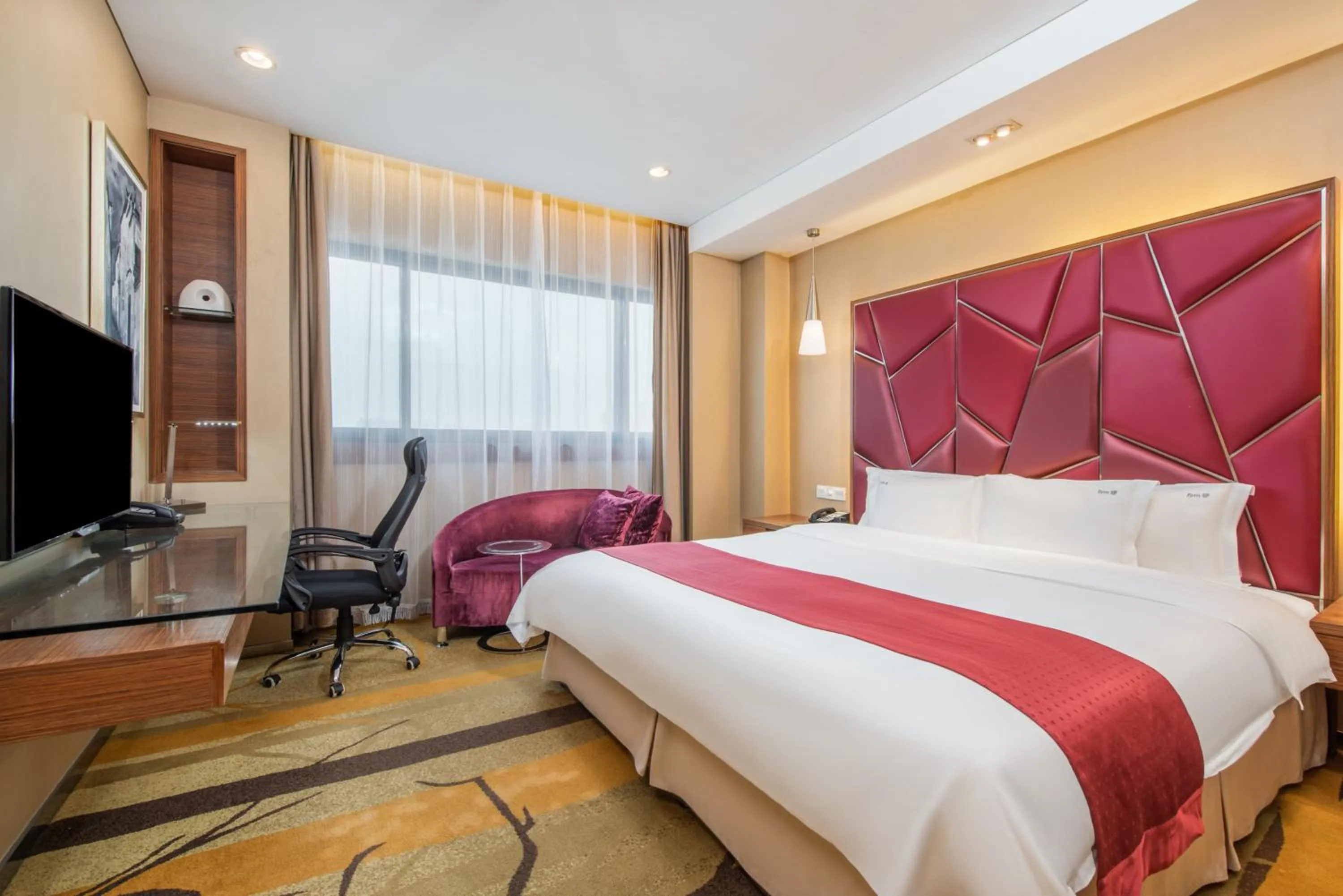 Premium King Room with City View in Holiday Inn Hefei by IHG