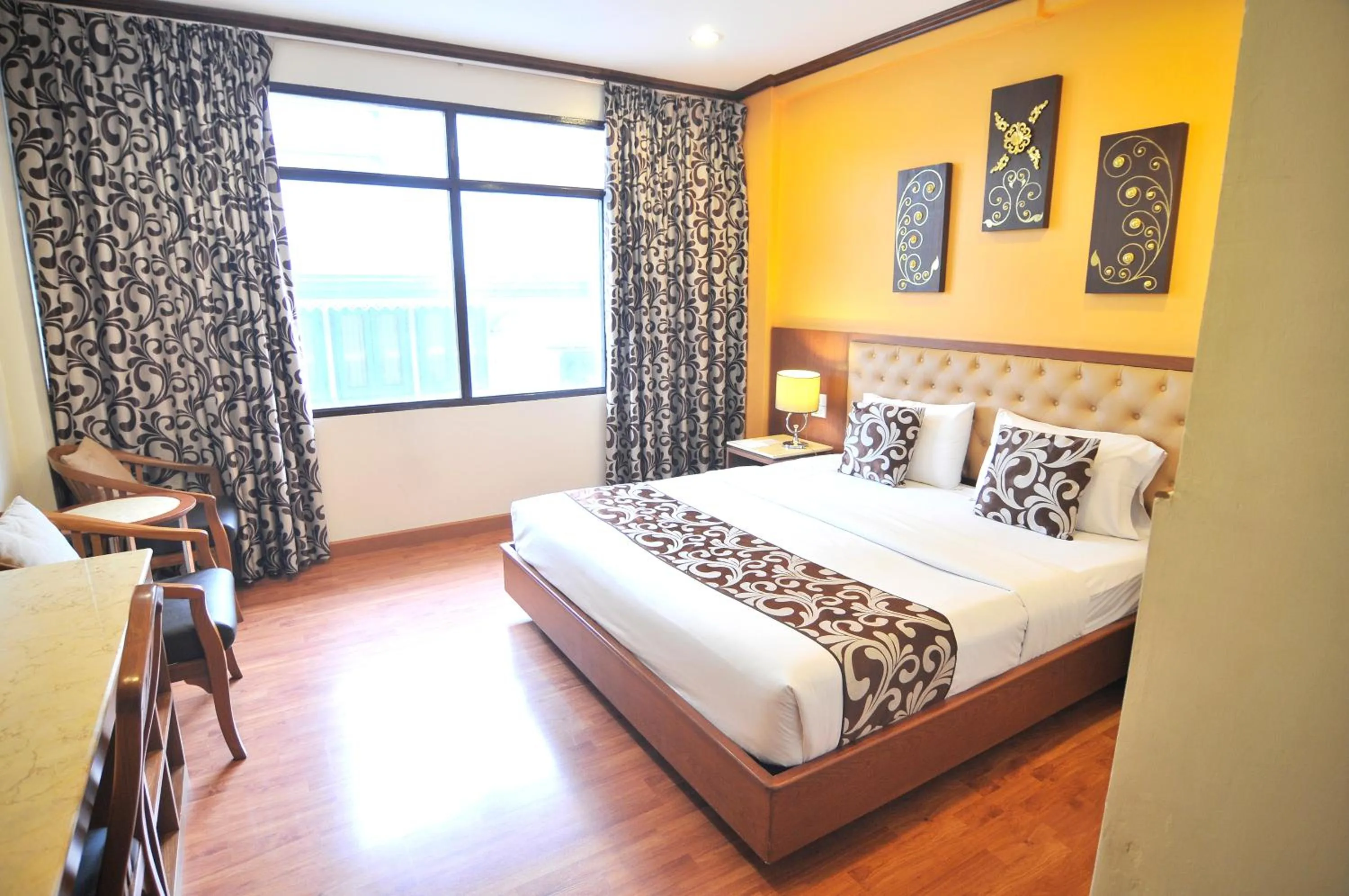 Twin Room with Pool View in Malaysia Hotel Bangkok