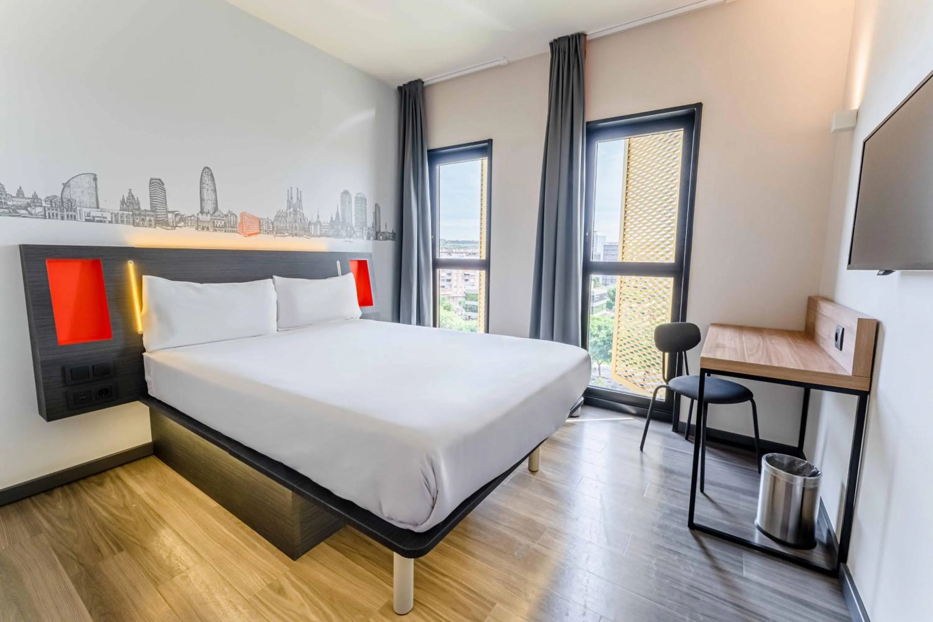 Superior Double Room in easyHotel Barcelona Fira