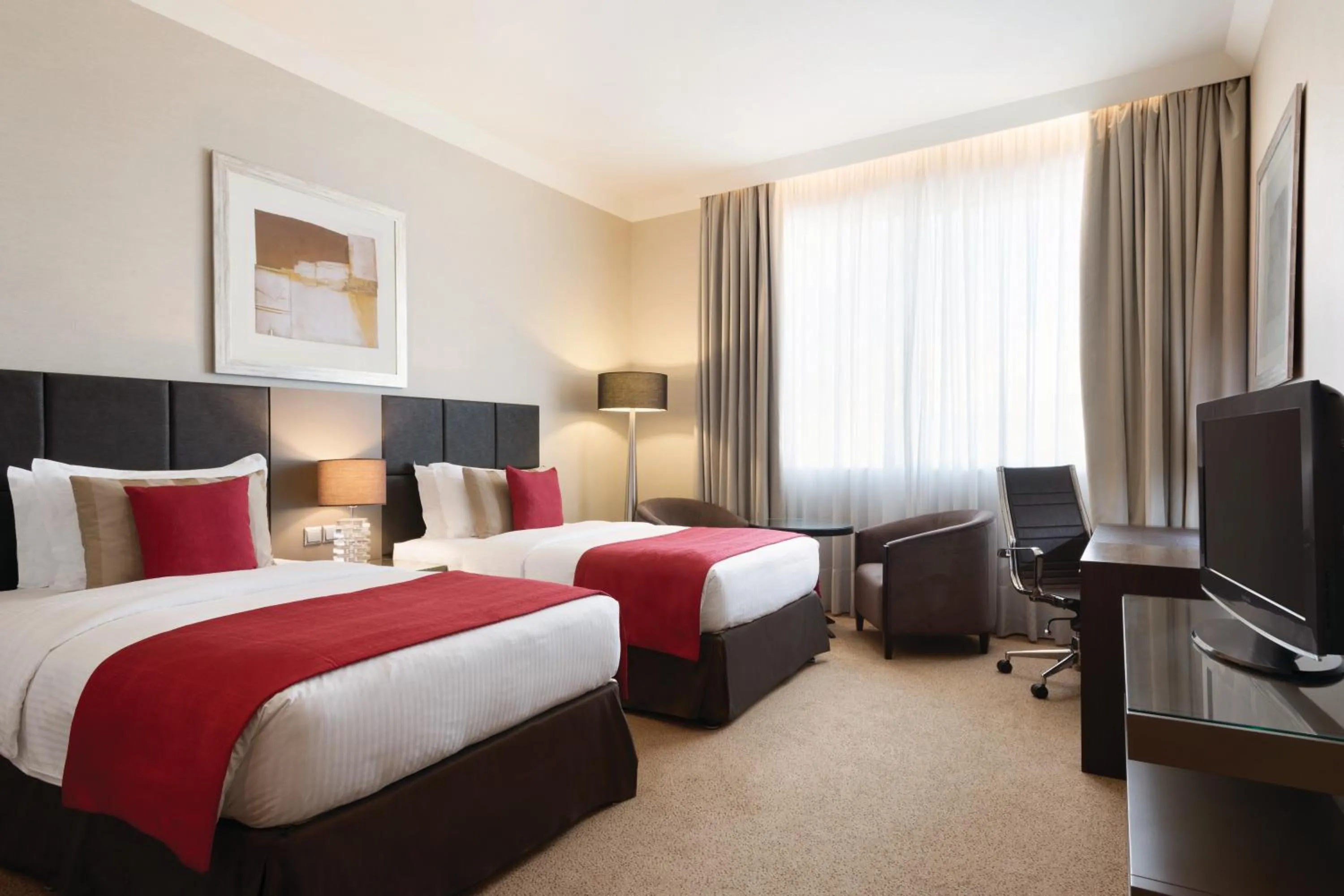 Deluxe Twin Room - Non-Smoking in Ramada Downtown Abu Dhabi