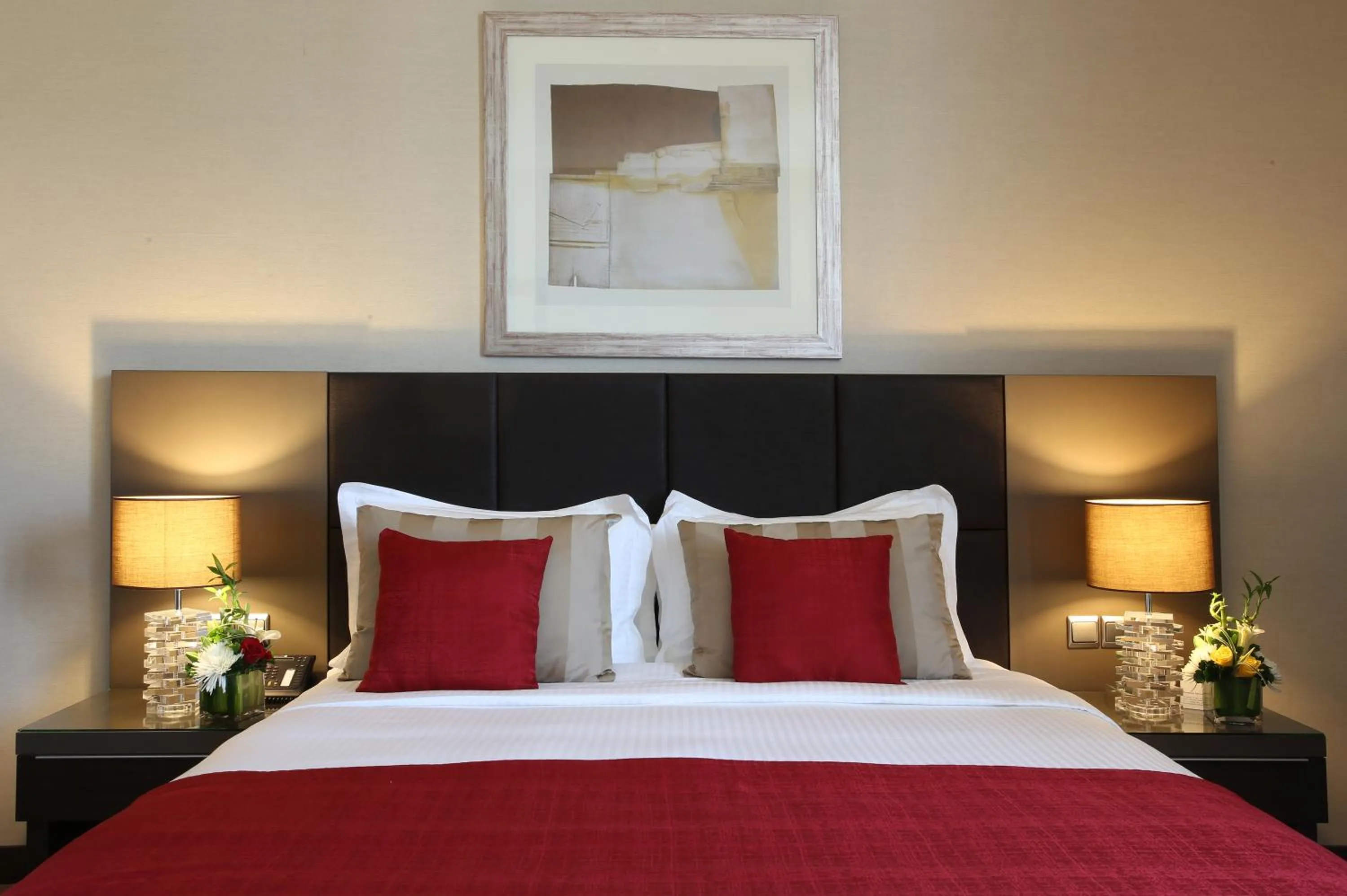 Deluxe King Room - Non-Smoking in Ramada Downtown Abu Dhabi