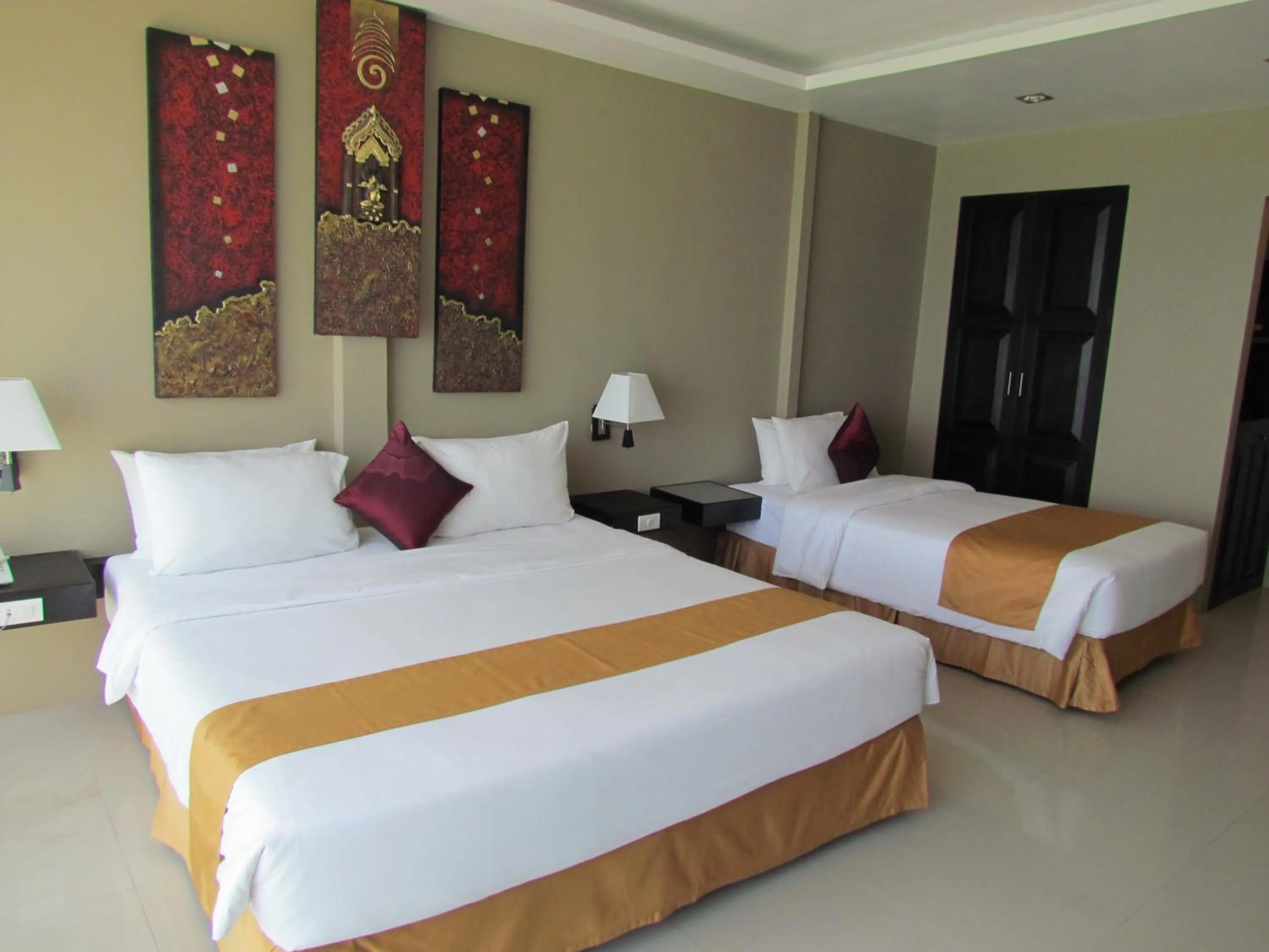 Superior Triple Room with Sea View in The Front Hotel and Apartments