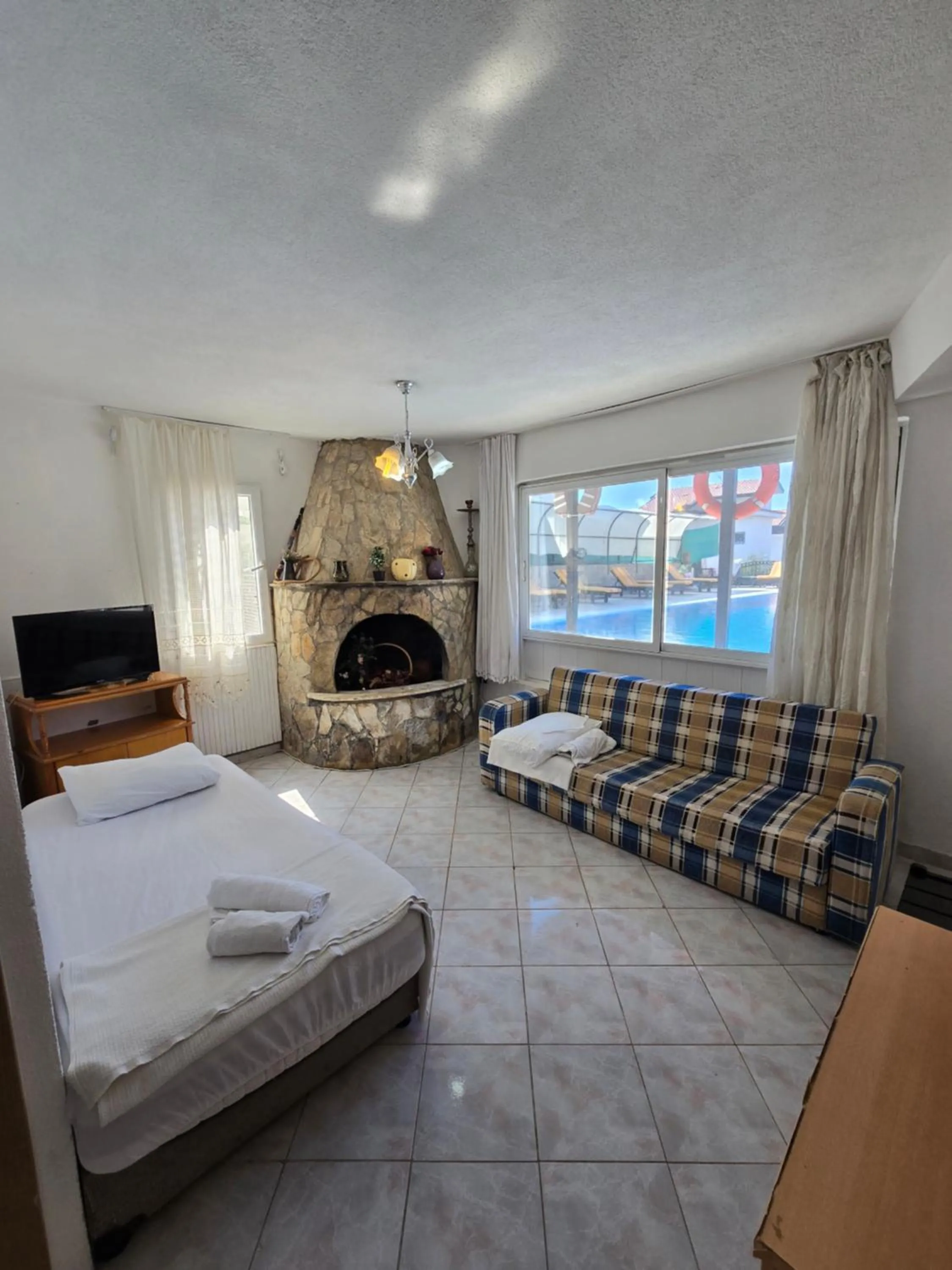 Apartment with Pool View  in California Apart Otel