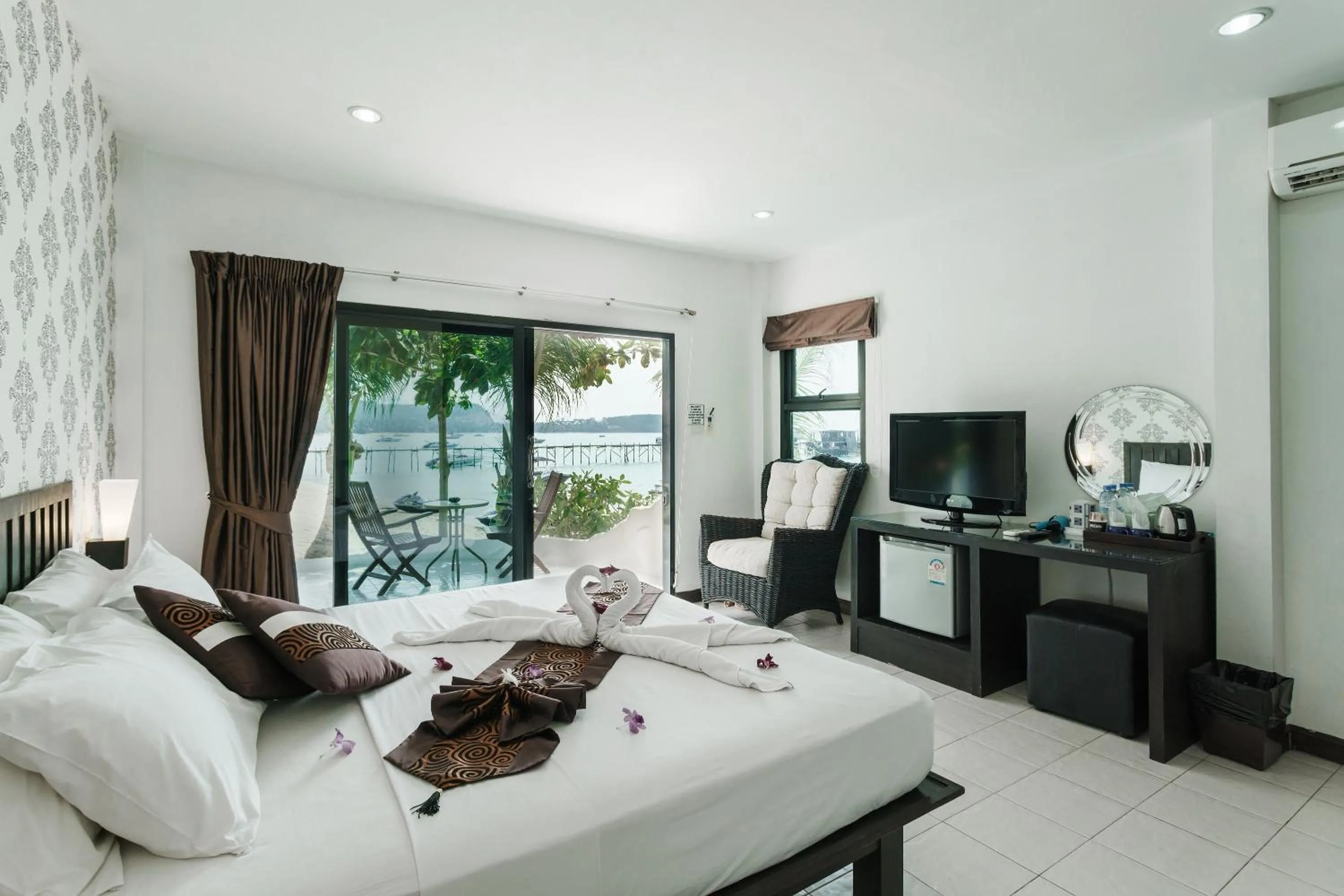 Deluxe Double Room - Beach Front in Samui Pier Beach Front & Resort