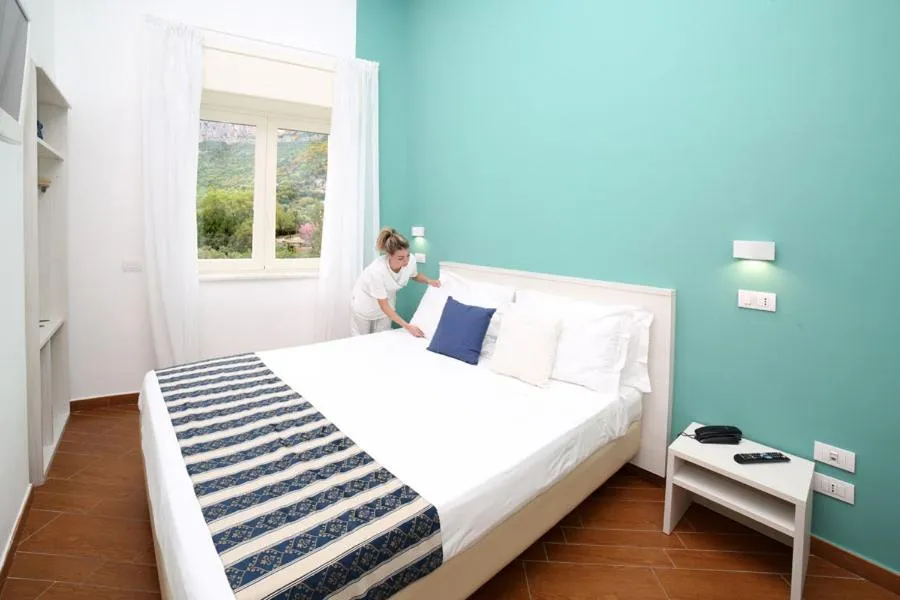 Superior Double Room with Garden View in Hotel Royal Hills