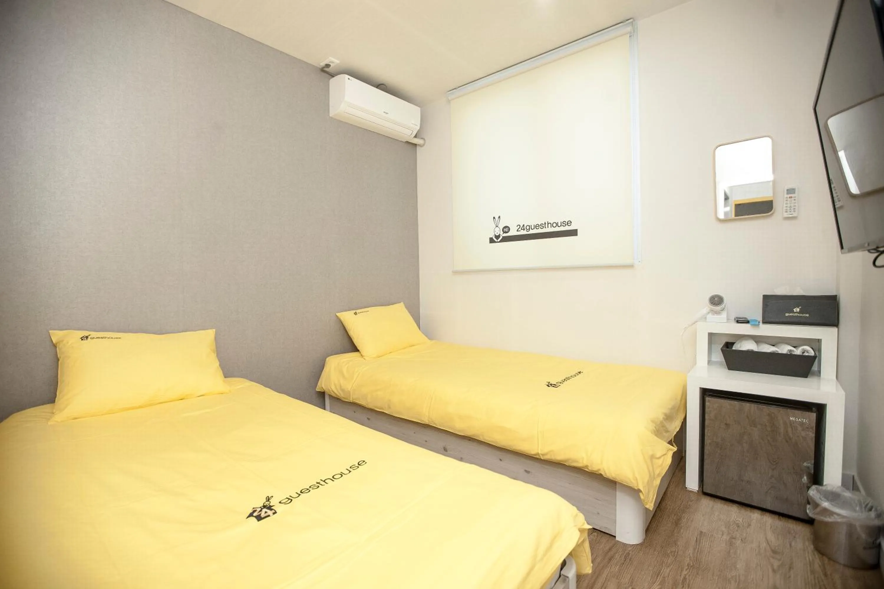 Twin Room with Private Bathroom in 24 Guesthouse Jeonju