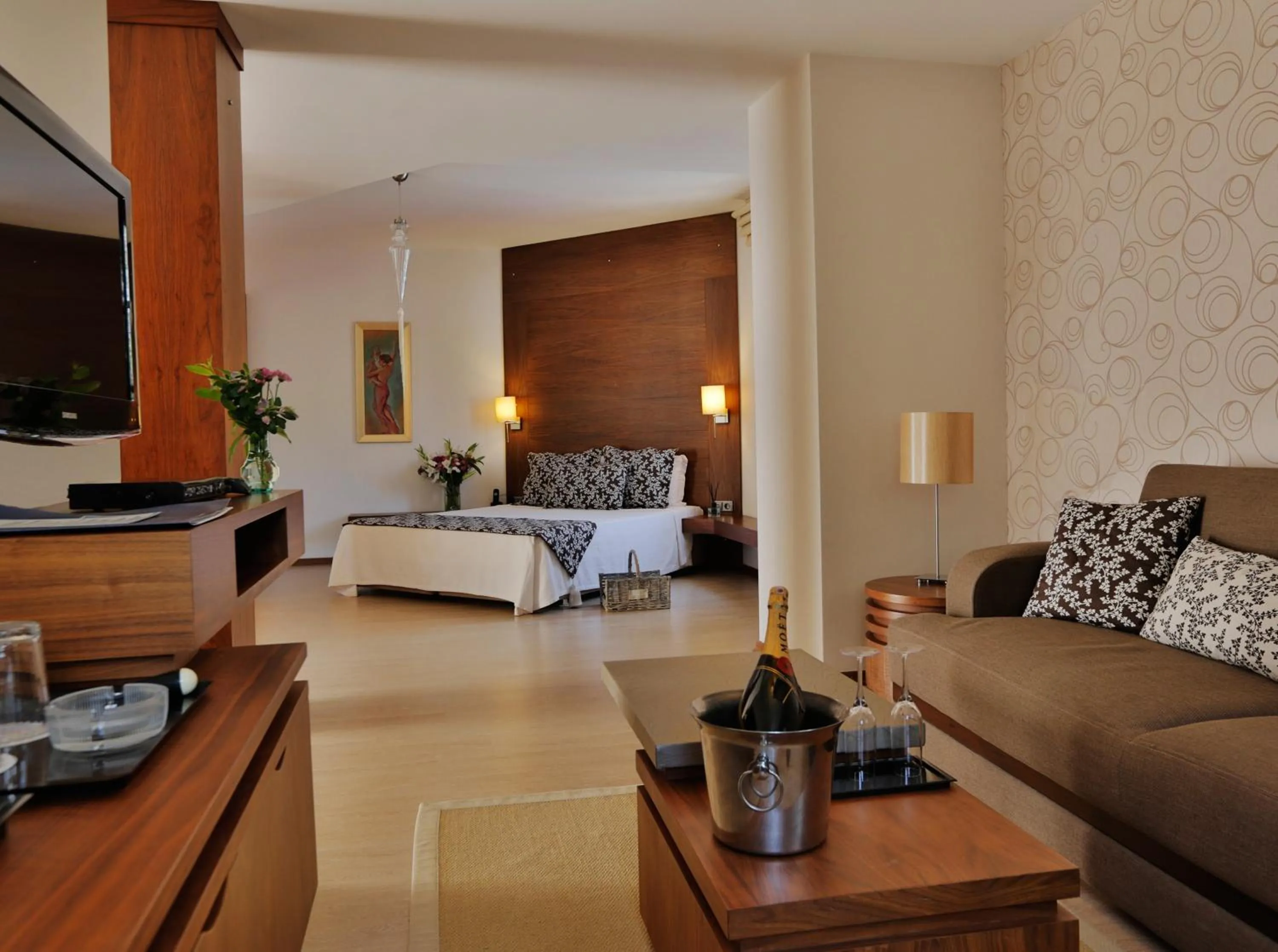 Superior Triple Room in Torbahan Hotel