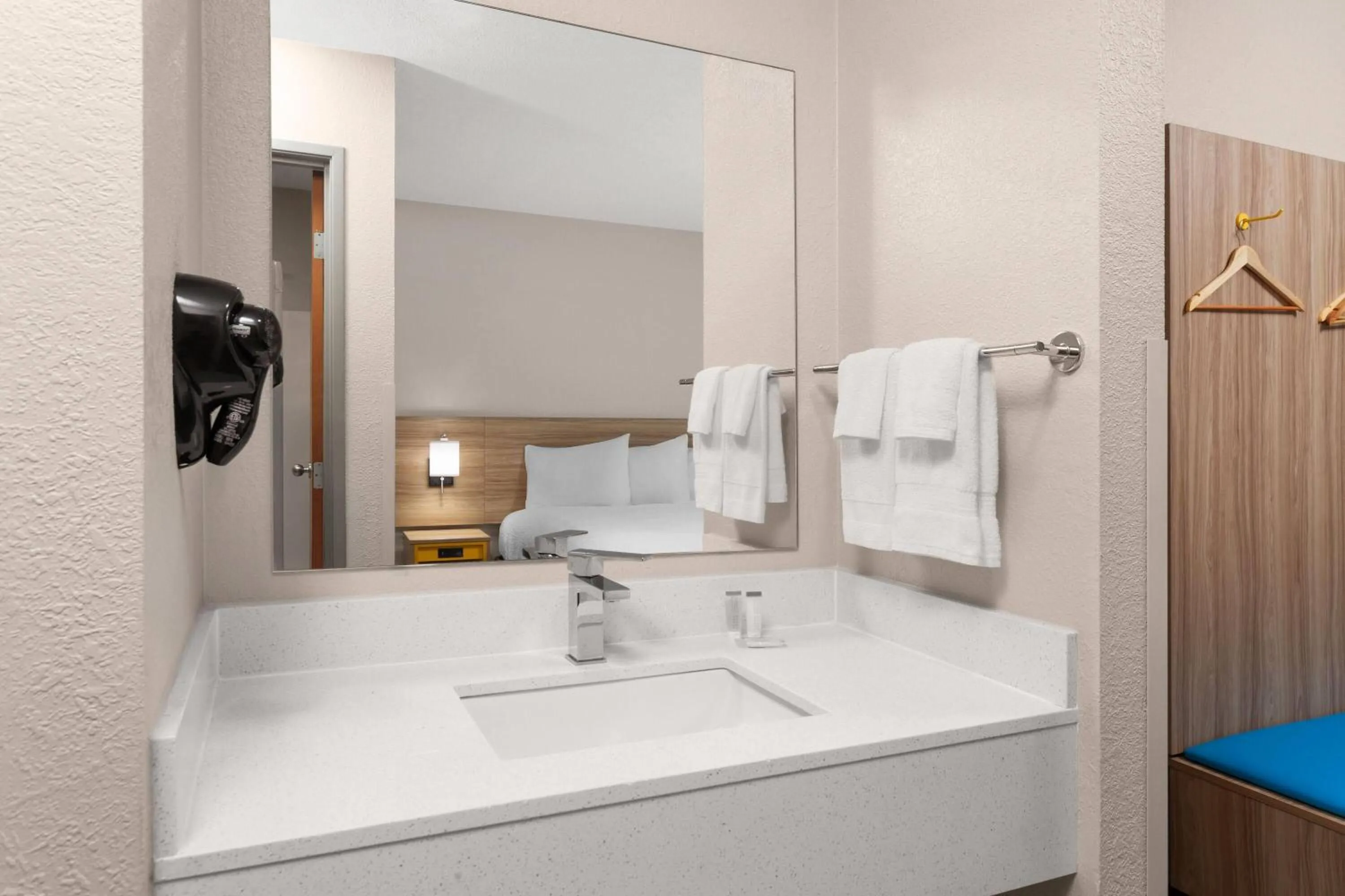 King Studio Suite - Non-Smoking in Days Inn by Wyndham Eagle River