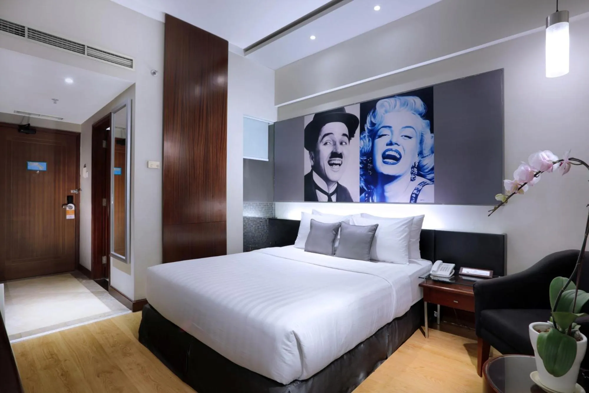 Deluxe Twin Room in Grand Candi Hotel