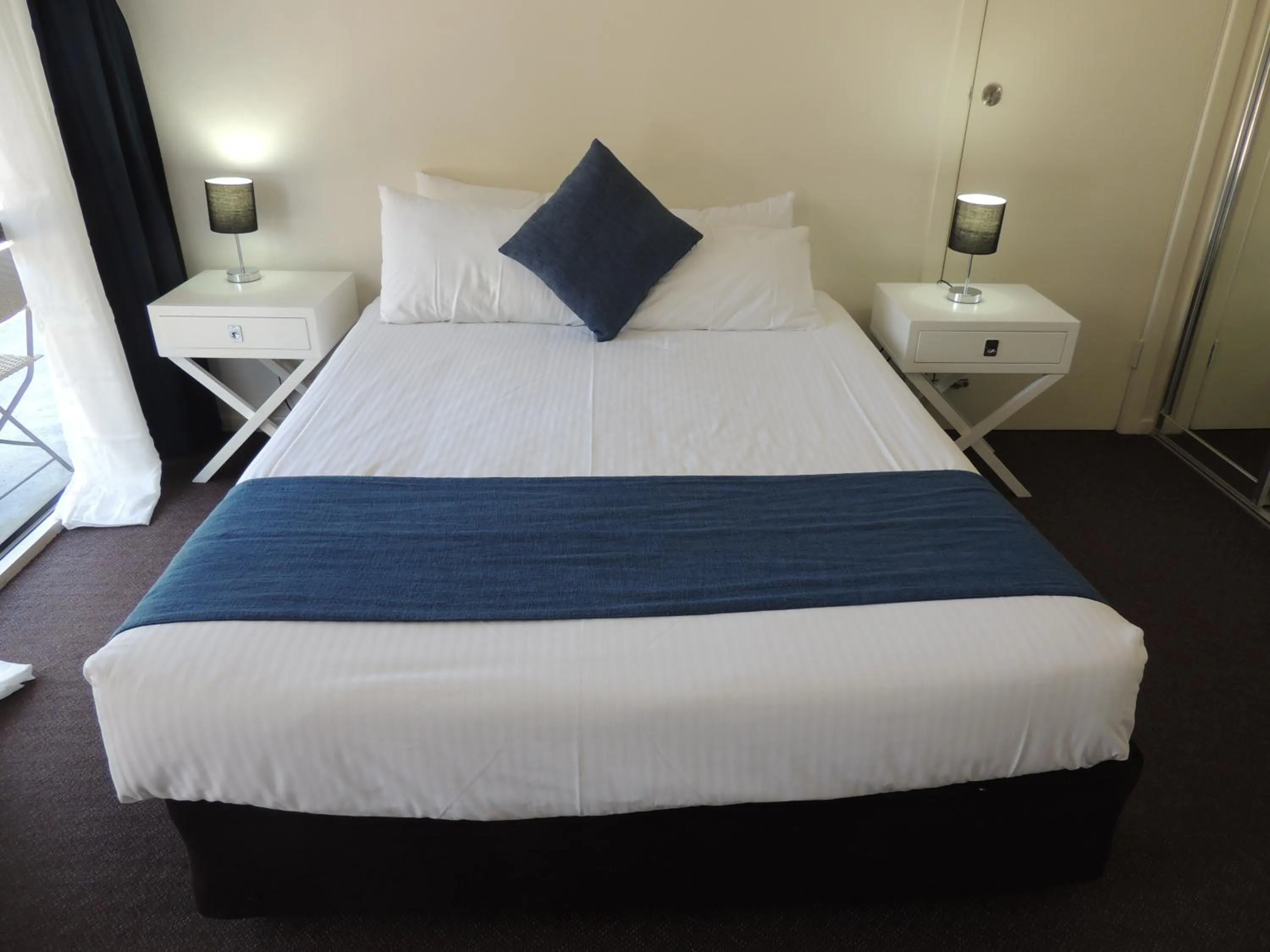 Standard Queen Room in Comfort Inn Premier
