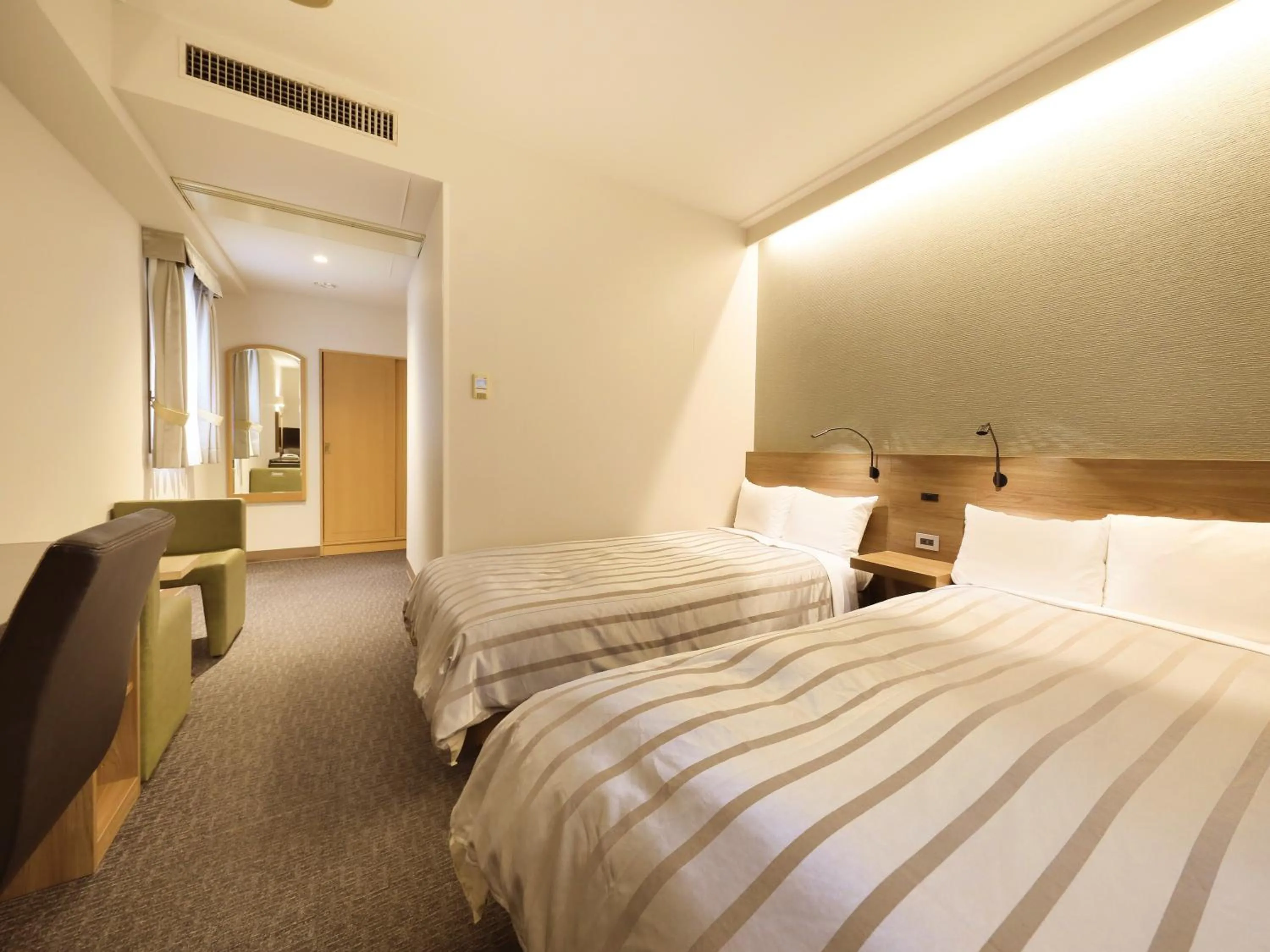 Twin Room - Non-Smoking in Atsugi Urban Hotel