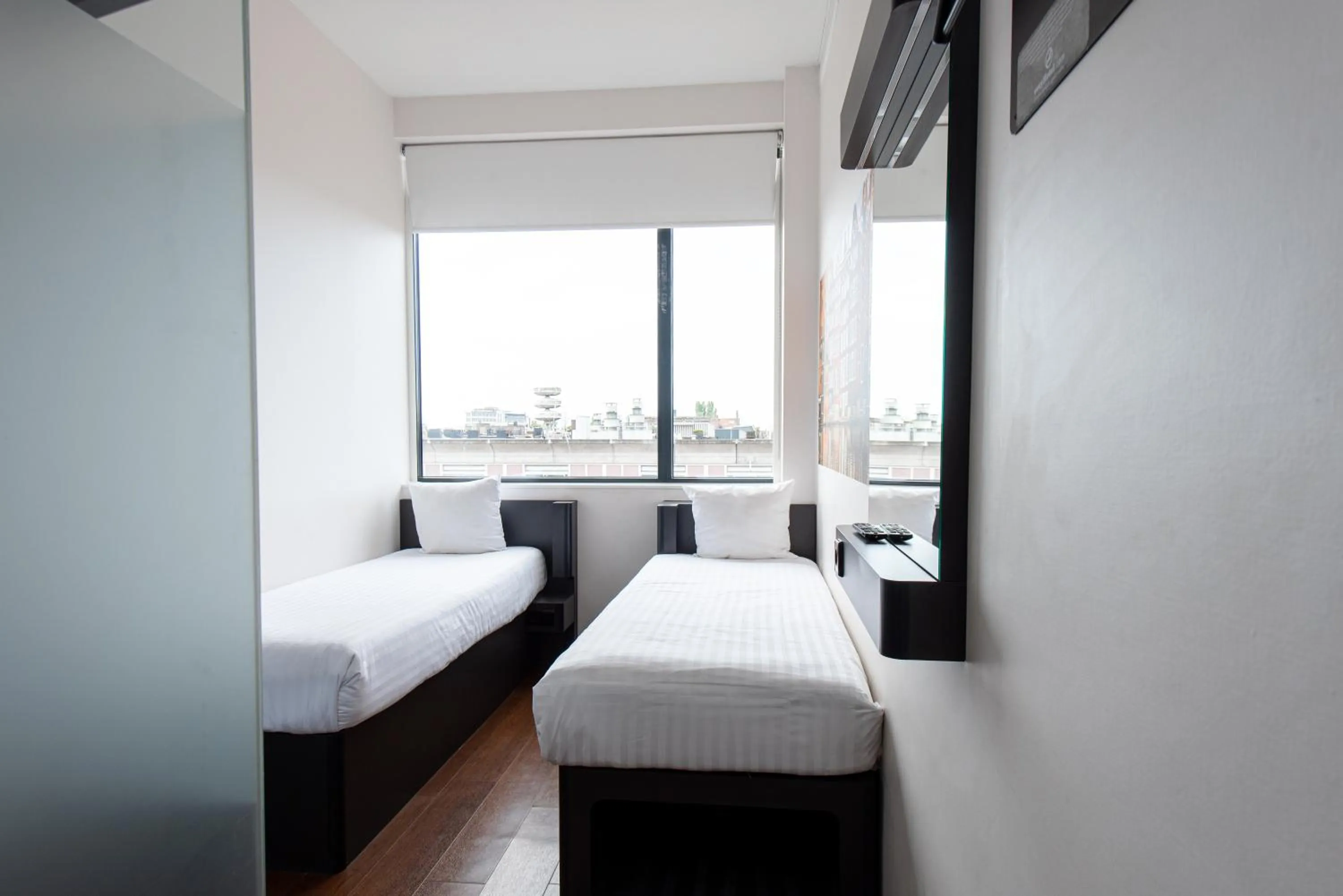 Standard Twin Room in easyHotel Amsterdam City Centre South