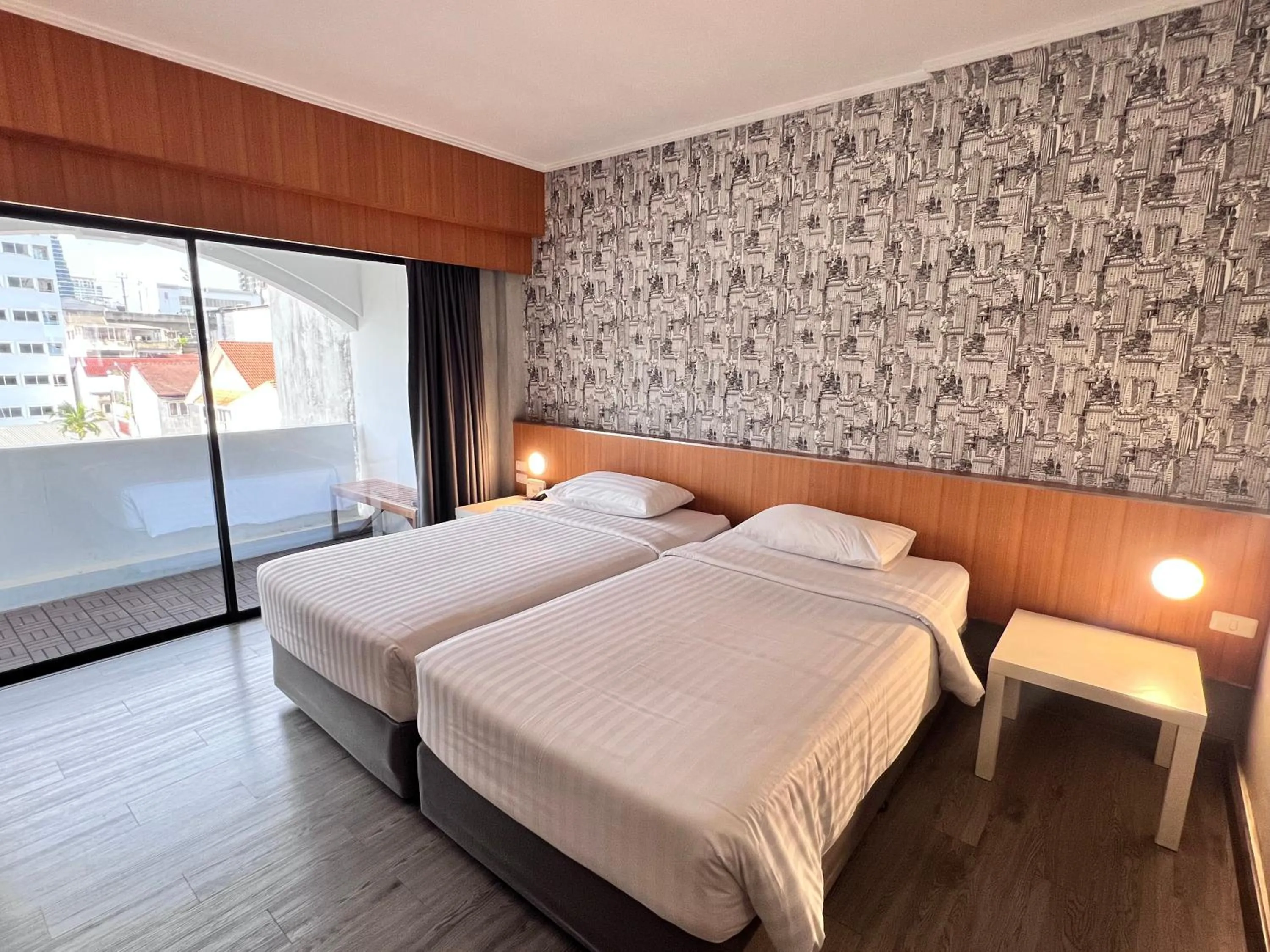 Twin Room with Balcony in White Palace Bangkok