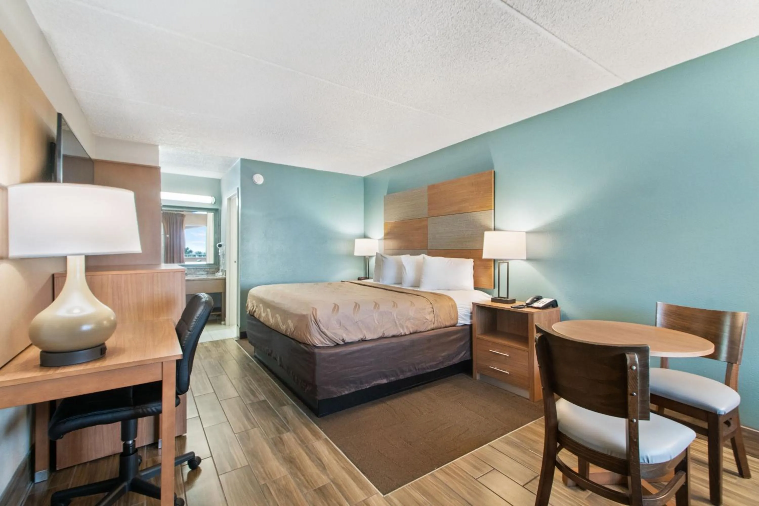 King Room with Partial Sea View in Beachfront Palms Hotel Galveston