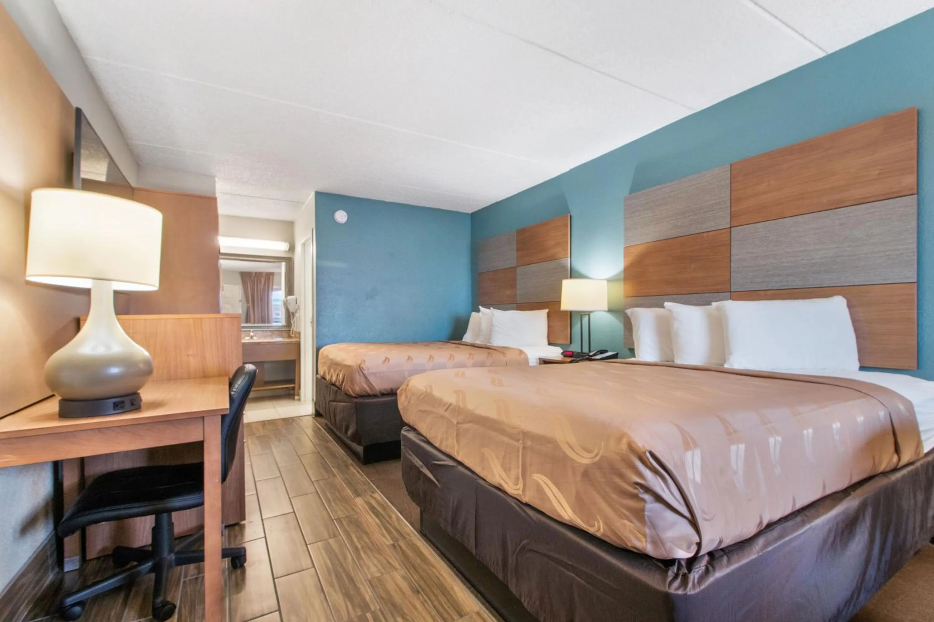 Two Queen Beds with Partial Sea View in Beachfront Palms Hotel Galveston