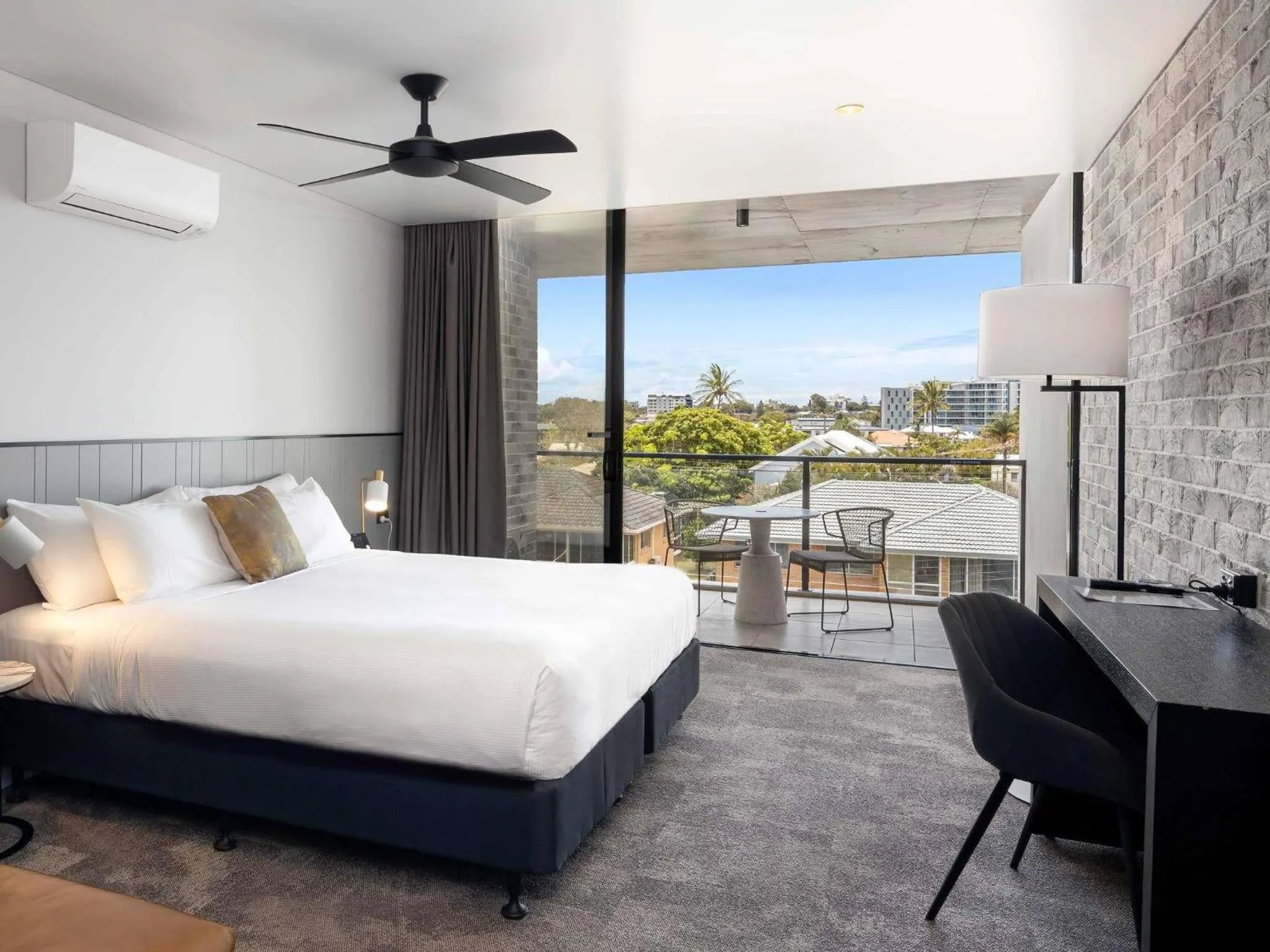 Deluxe Room with King Bed in The Sebel Brisbane Margate Beach