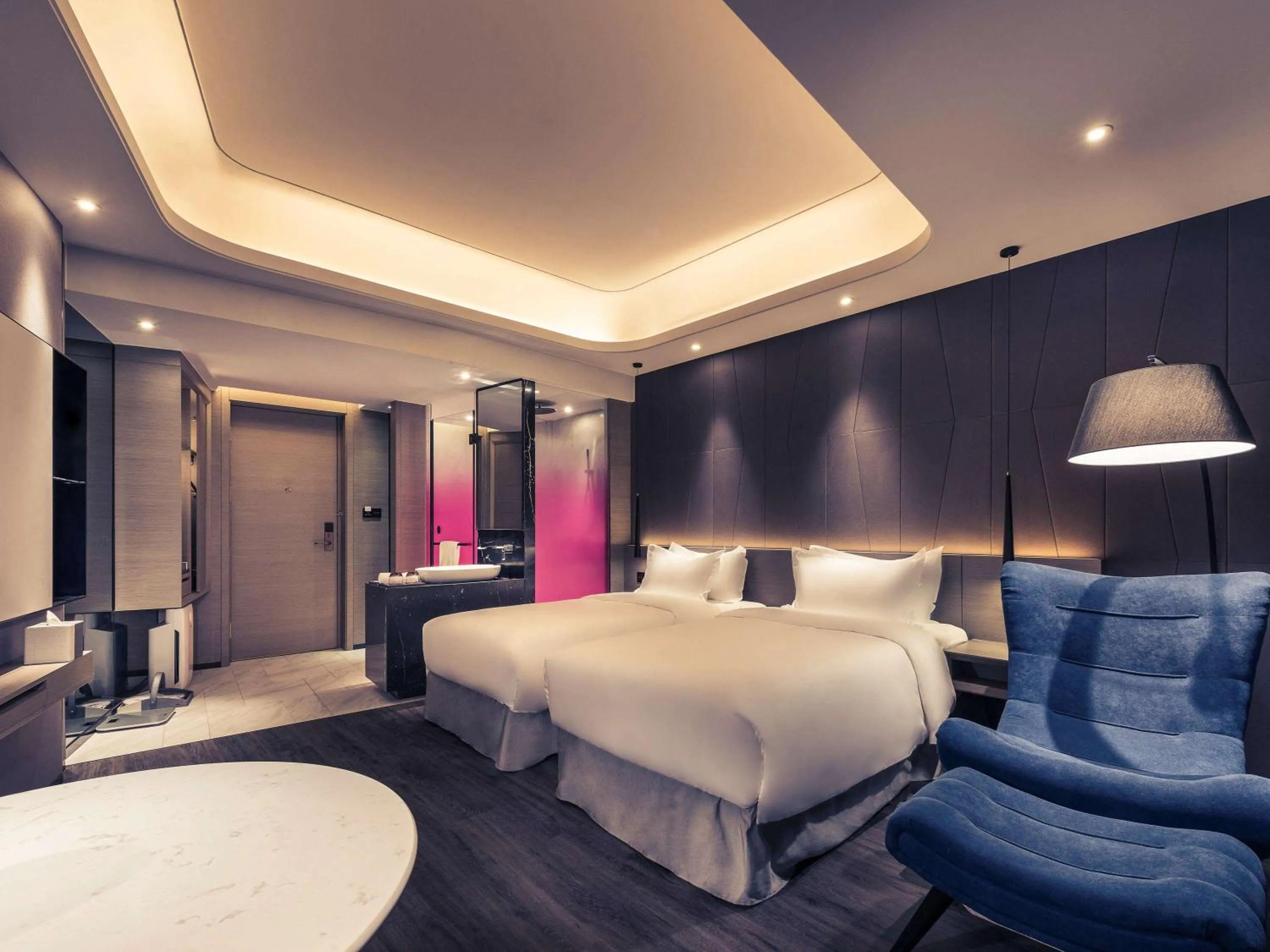 Superior Twin Room - City Side in Mercure Hangzhou Qianjiang