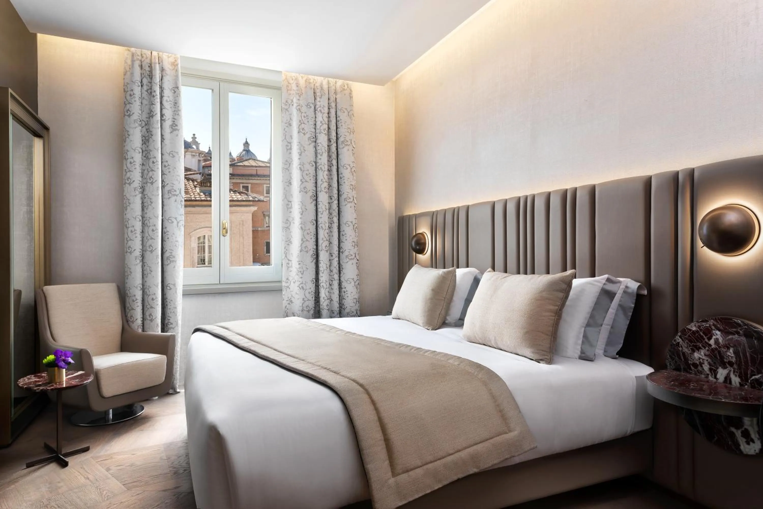 Junior Suite with King Bed in The Pantheon Iconic Rome Hotel, Autograph Collection