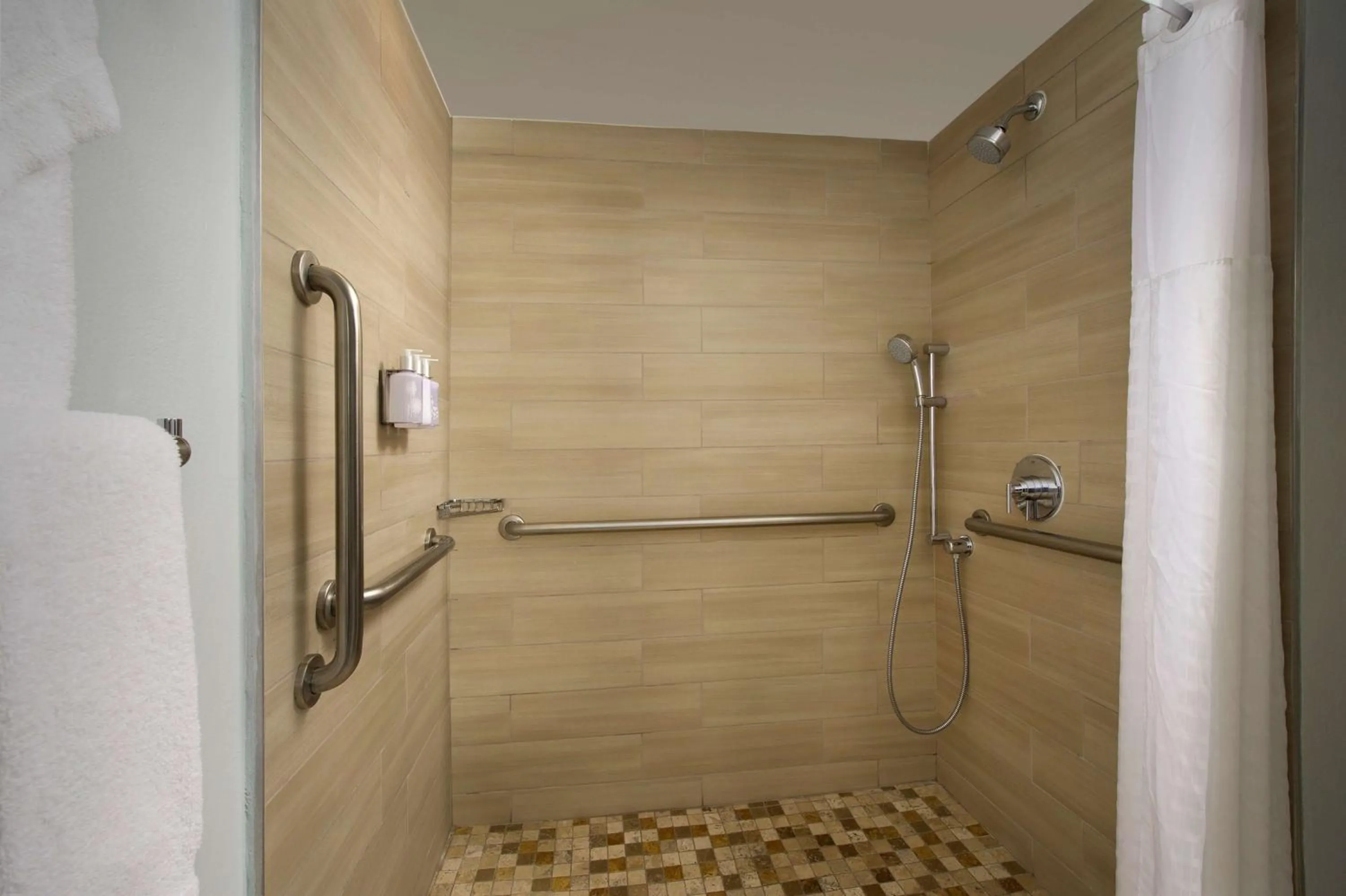 Bathroom in Best Western Beachside Inn