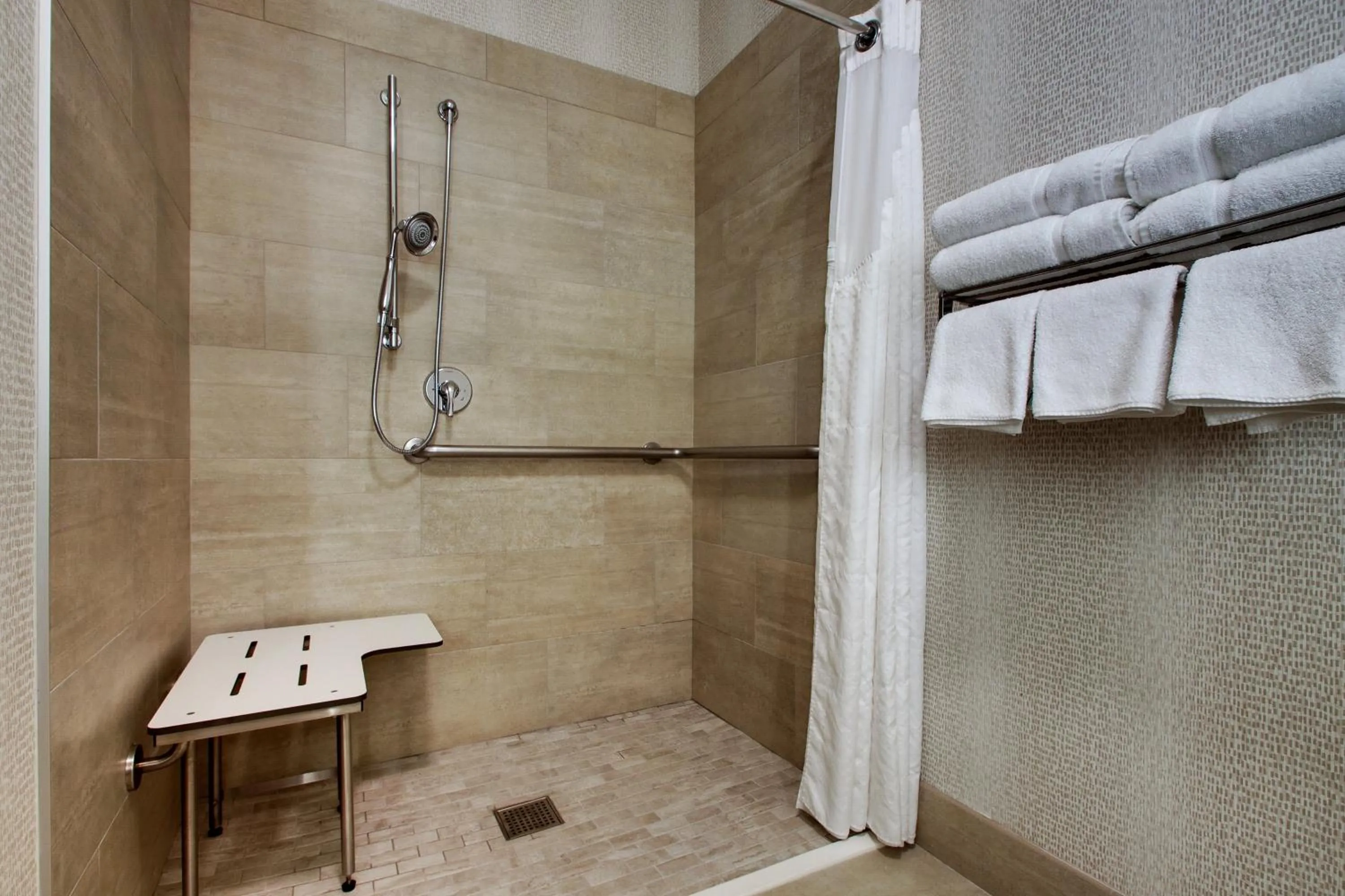 King Room - Mobility Access/Hearing Accessible in Holiday Inn Express Vernon College Area Highway 287 by IHG