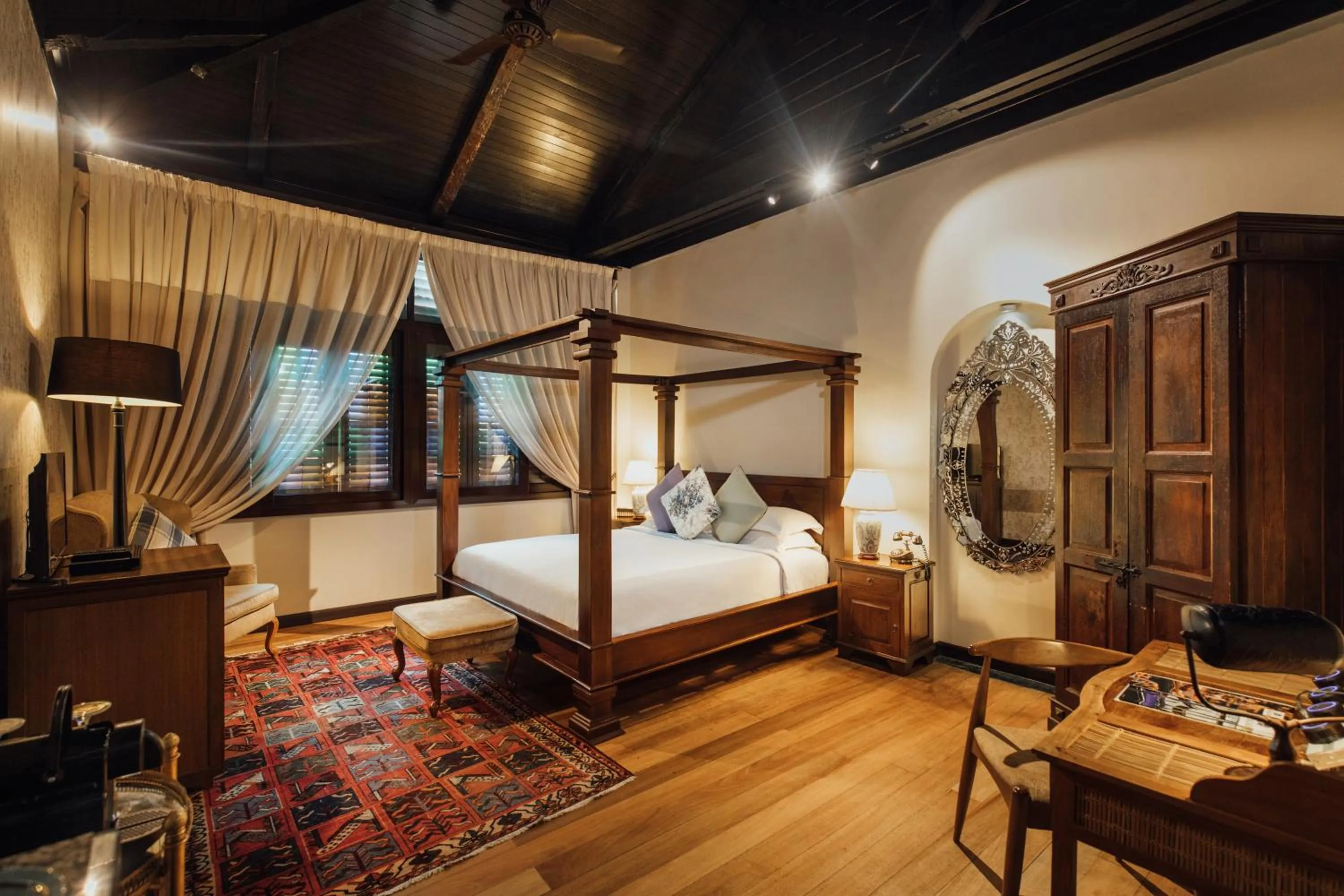 Deluxe Superior in Campbell House