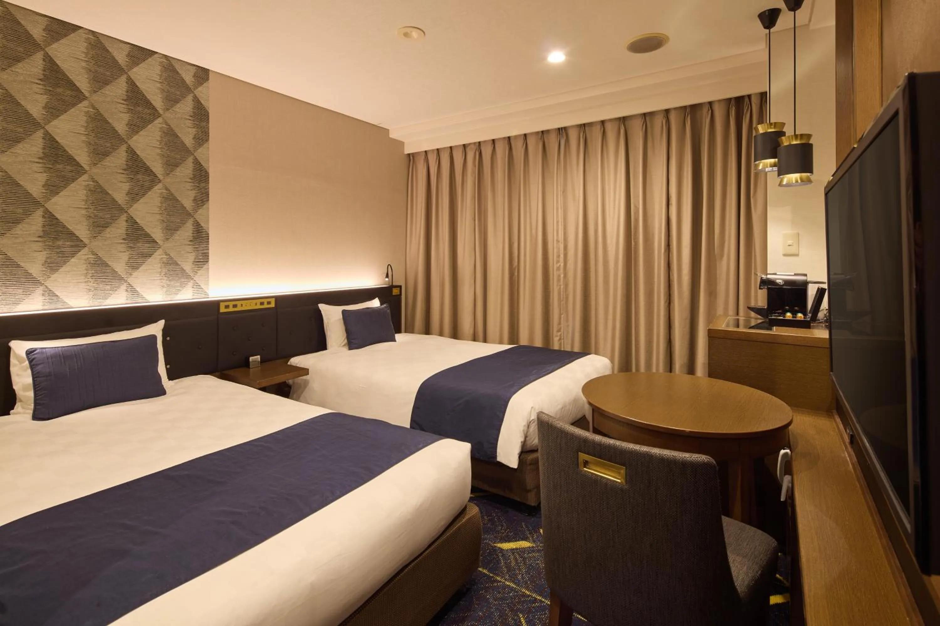 Superior Twin Room - High Floor - Smoking in Kobe Sannomiya Tokyu REI Hotel