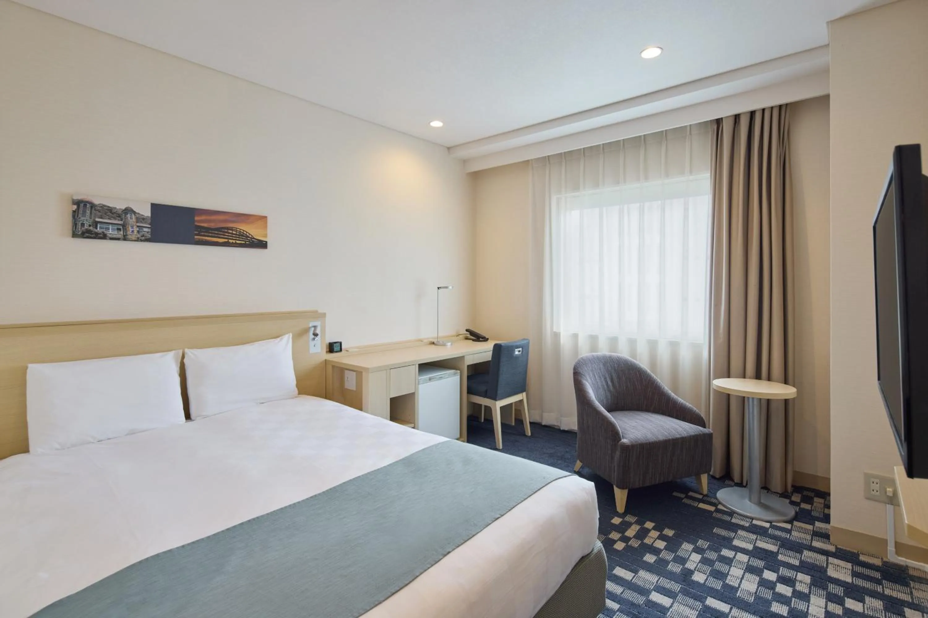 Standard Double Room - Non-Smoking in Kobe Sannomiya Tokyu REI Hotel