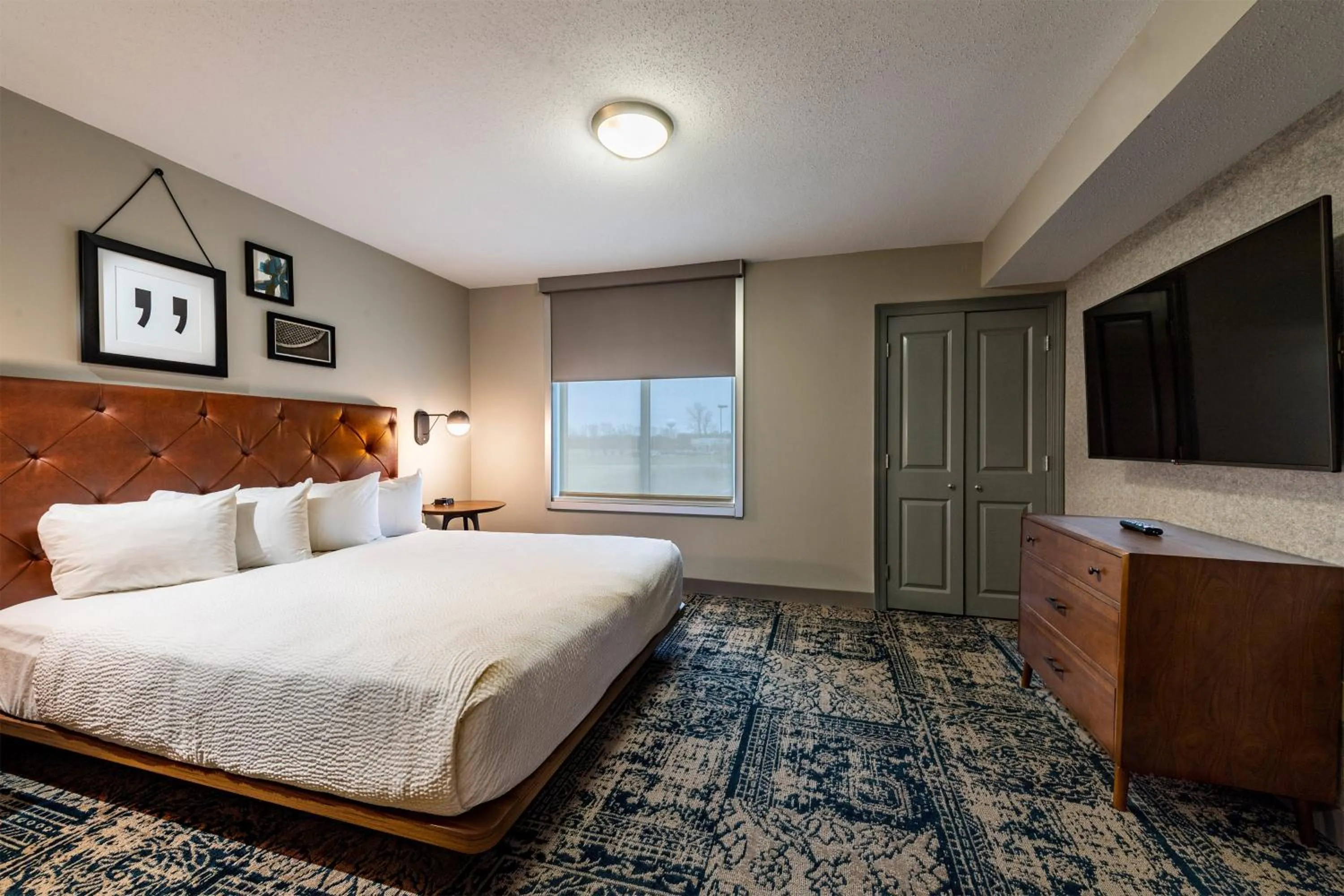 King Room - Disability Access/Non Smoking  in Radisson Hotel Fairview Heights - St Louis