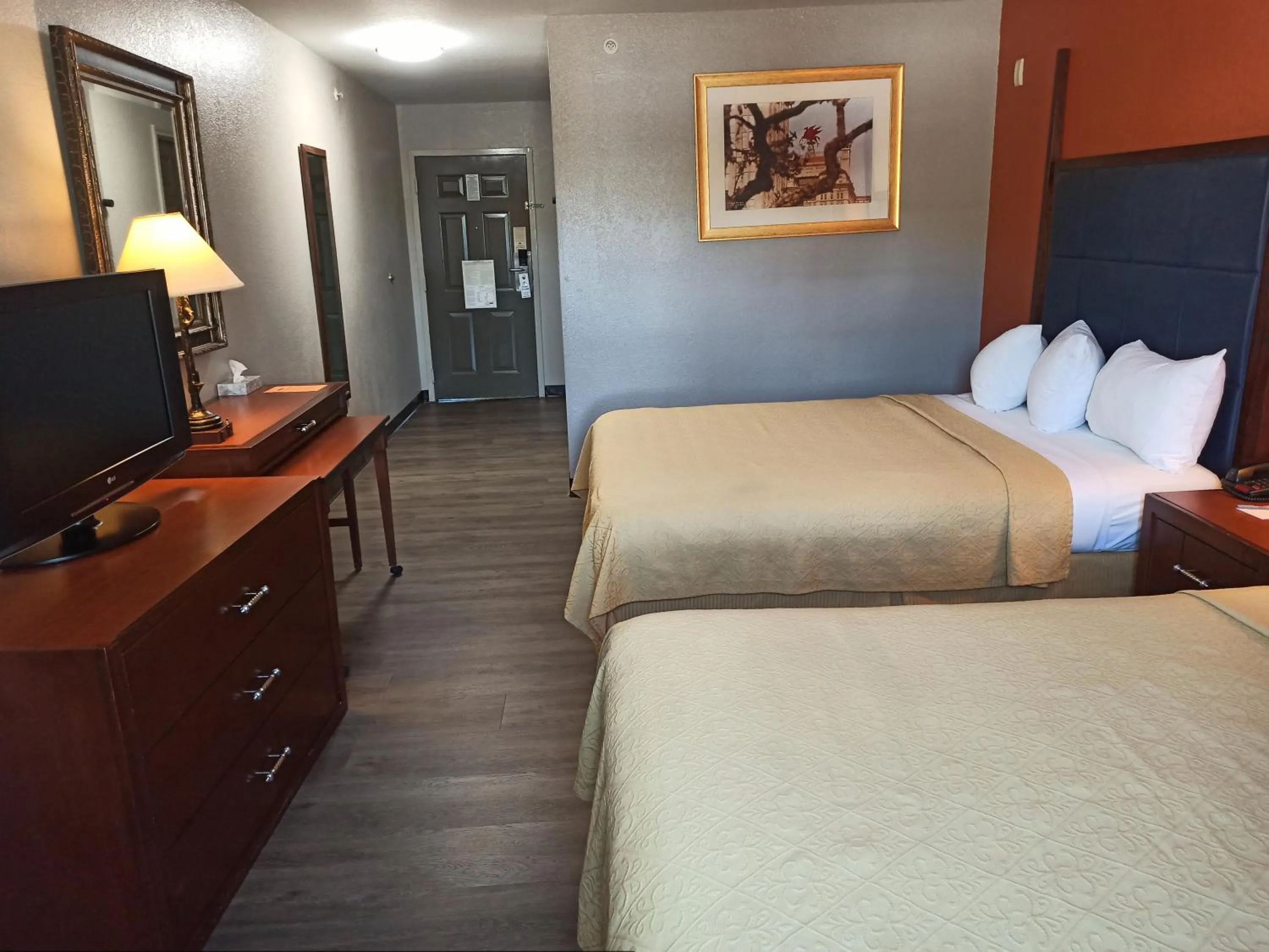 Queen Room - Disability Access in Americas Best Value Inn - Temple