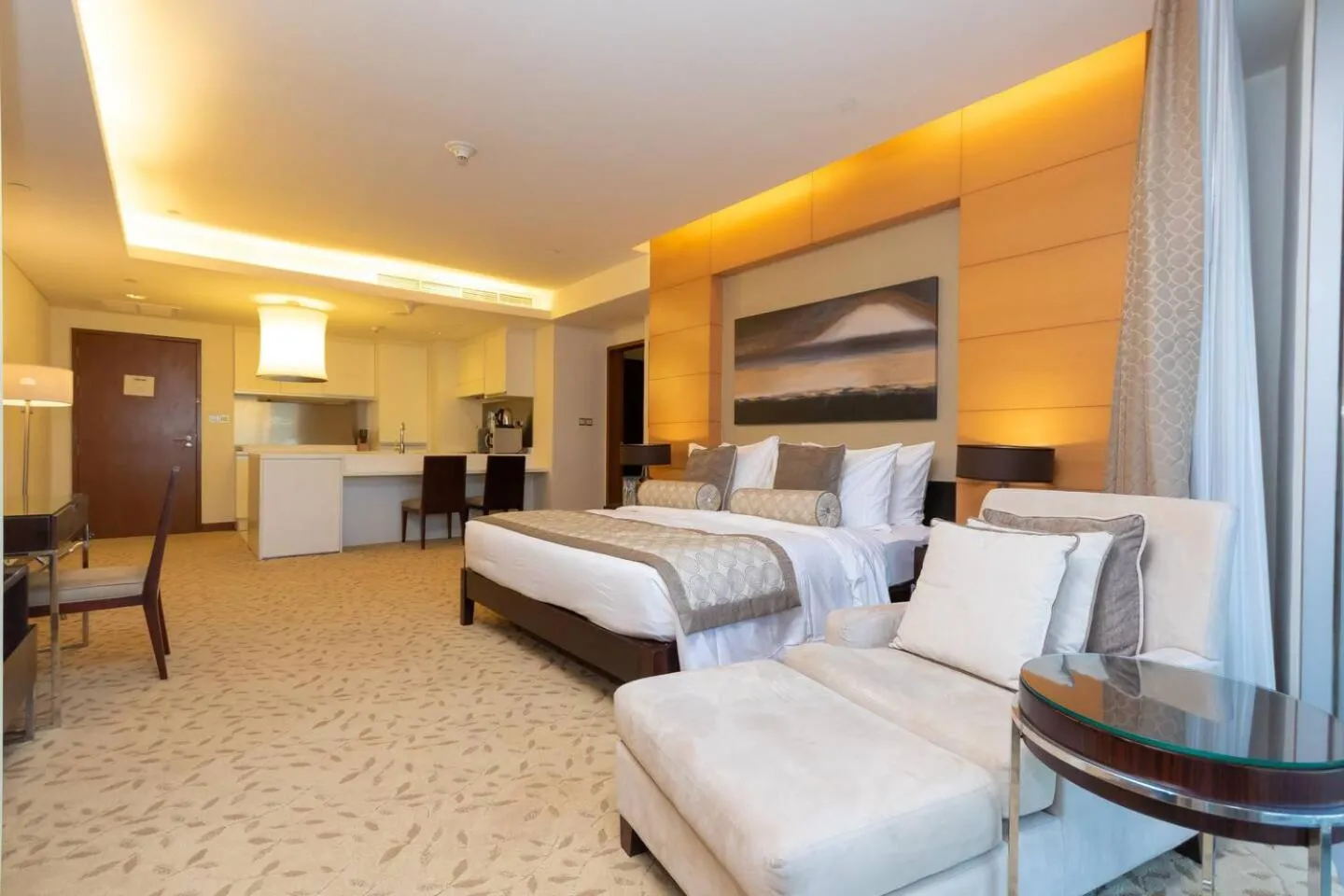 King Studio Apartment in Westminster Dubai Mall