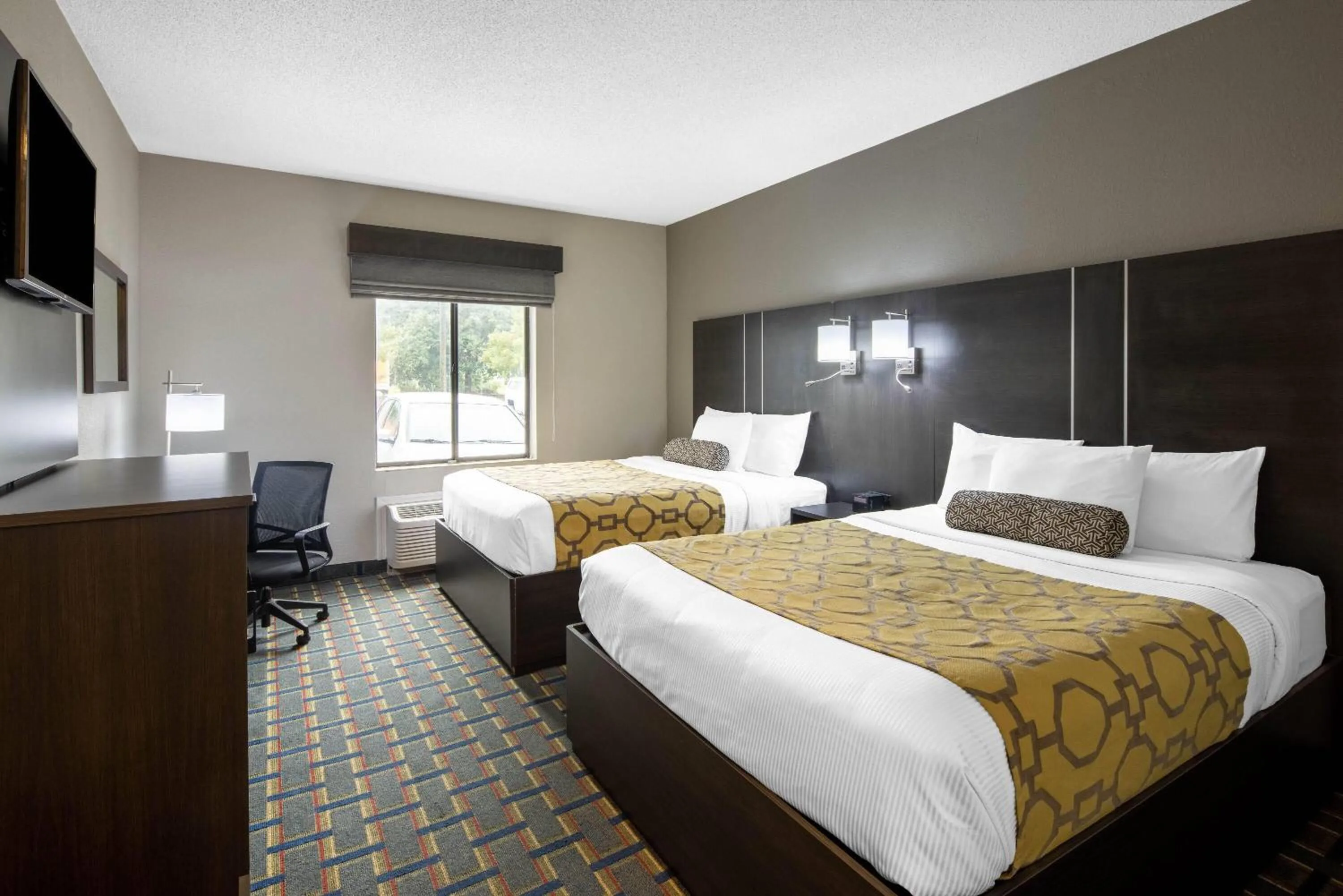 Queen Room with Two Queen Beds - Non-Smoking in Baymont by Wyndham Pooler/Savannah