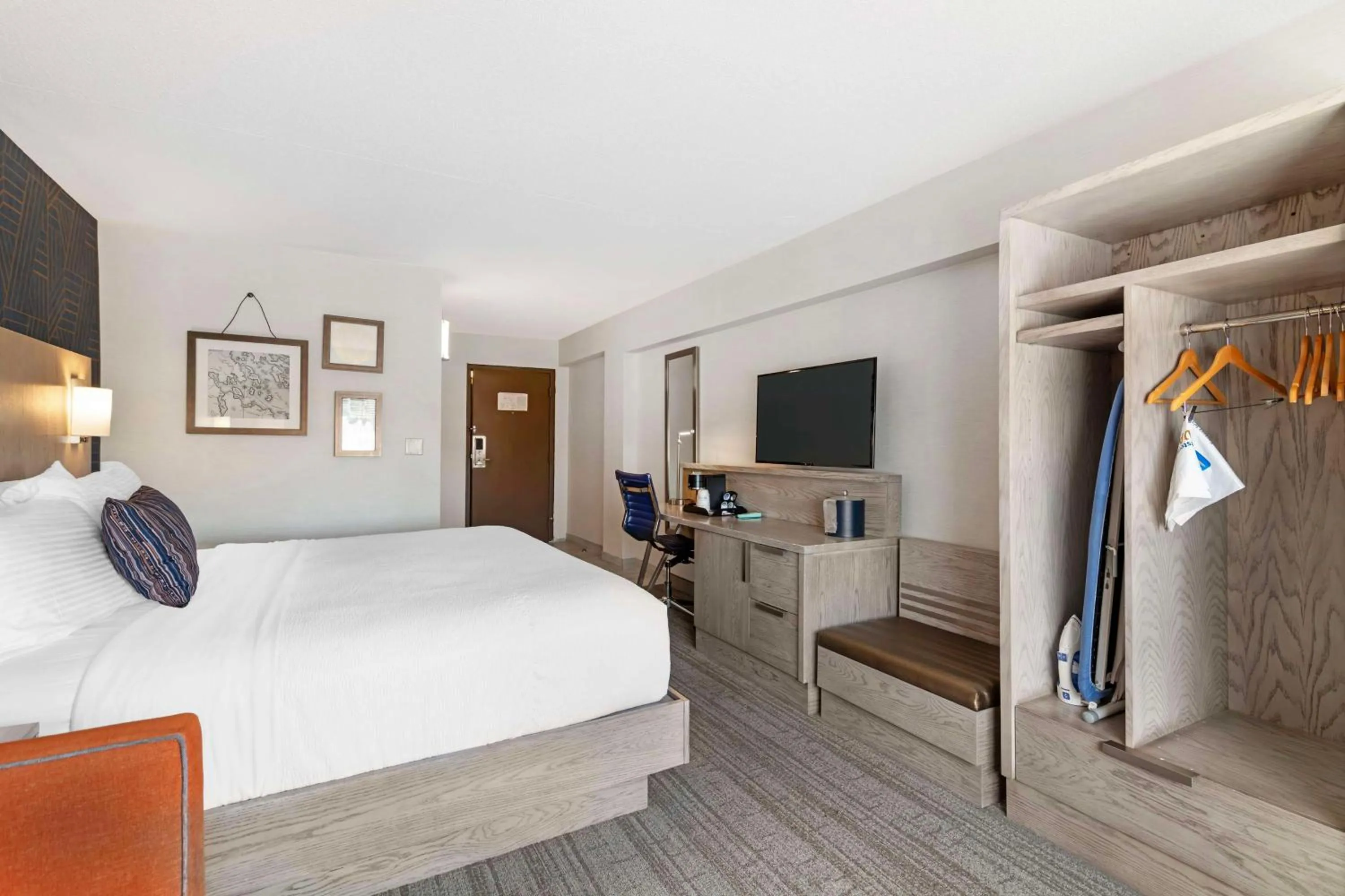 King Room - Non-Smoking in Best Western Plus Landmark Inn