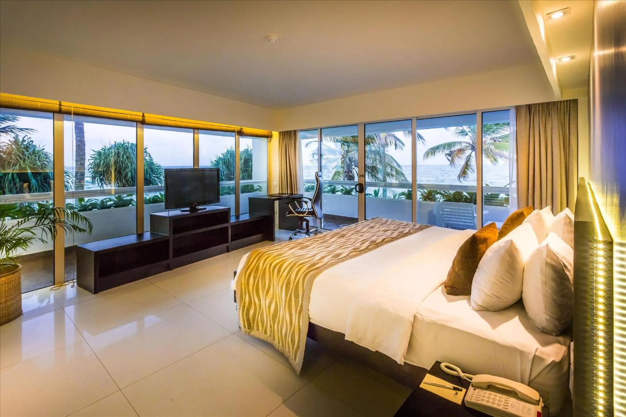 Ocean View Suite in Mount Lavinia Hotel