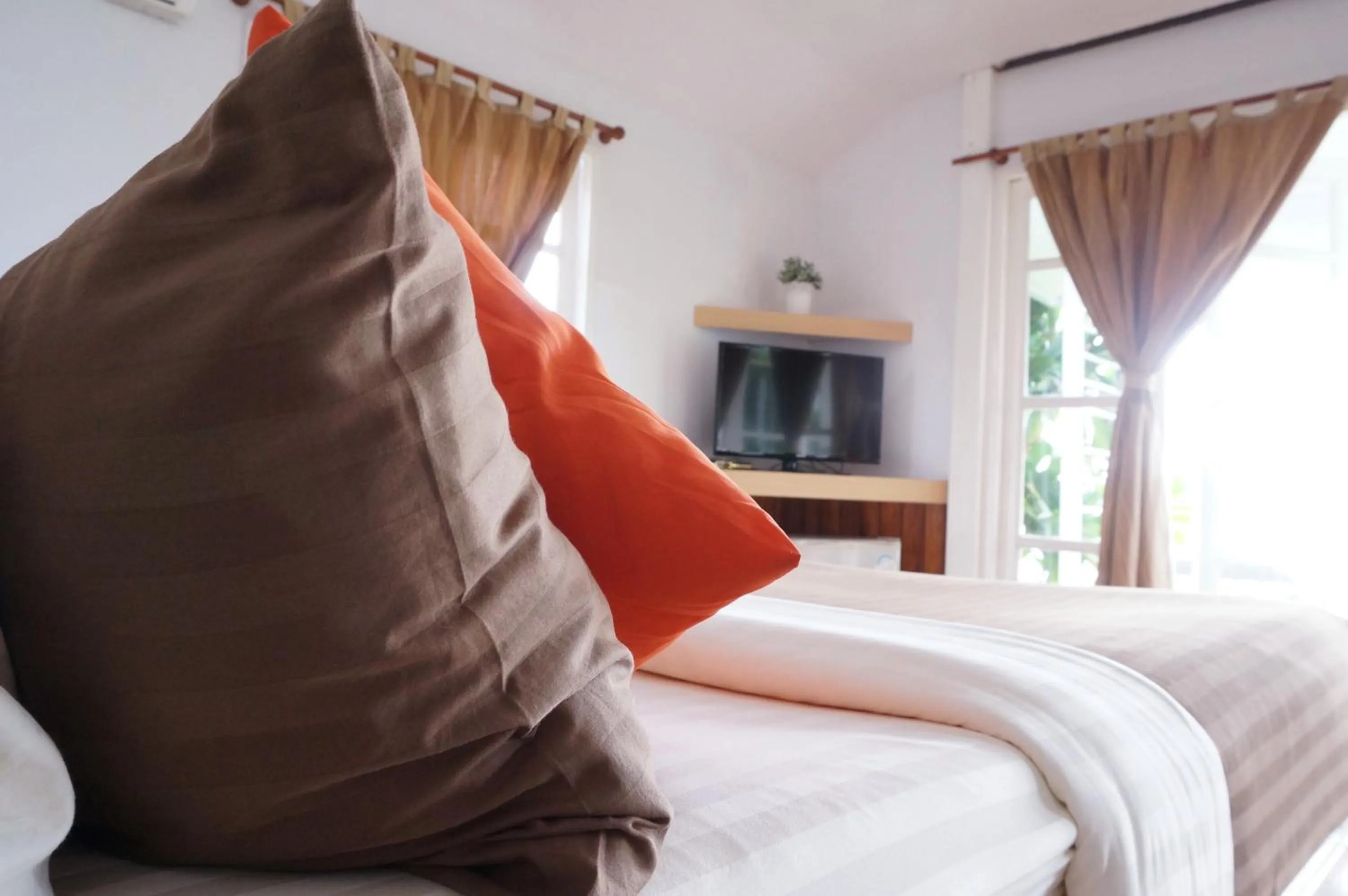  Beachfront  Villa in Makathanee Resort