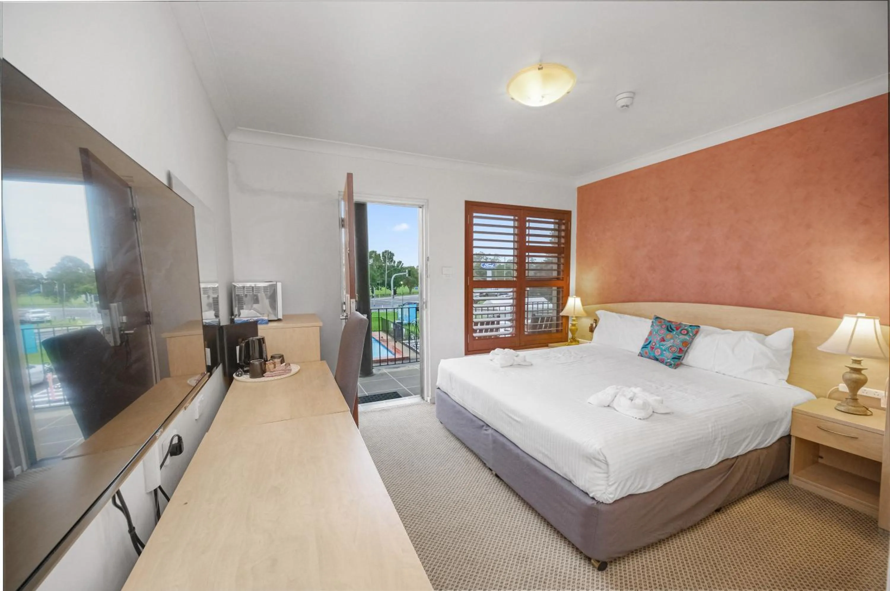 Deluxe King Suite in Country Plaza Motel Taree