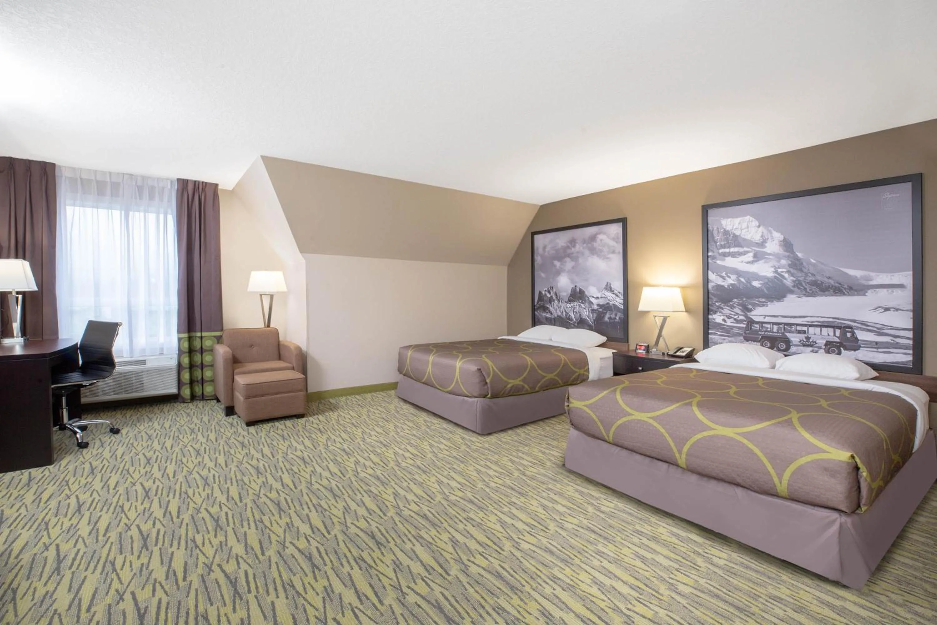 Deluxe Queen Room with Two Queen Beds in Super 8 by Wyndham Canmore