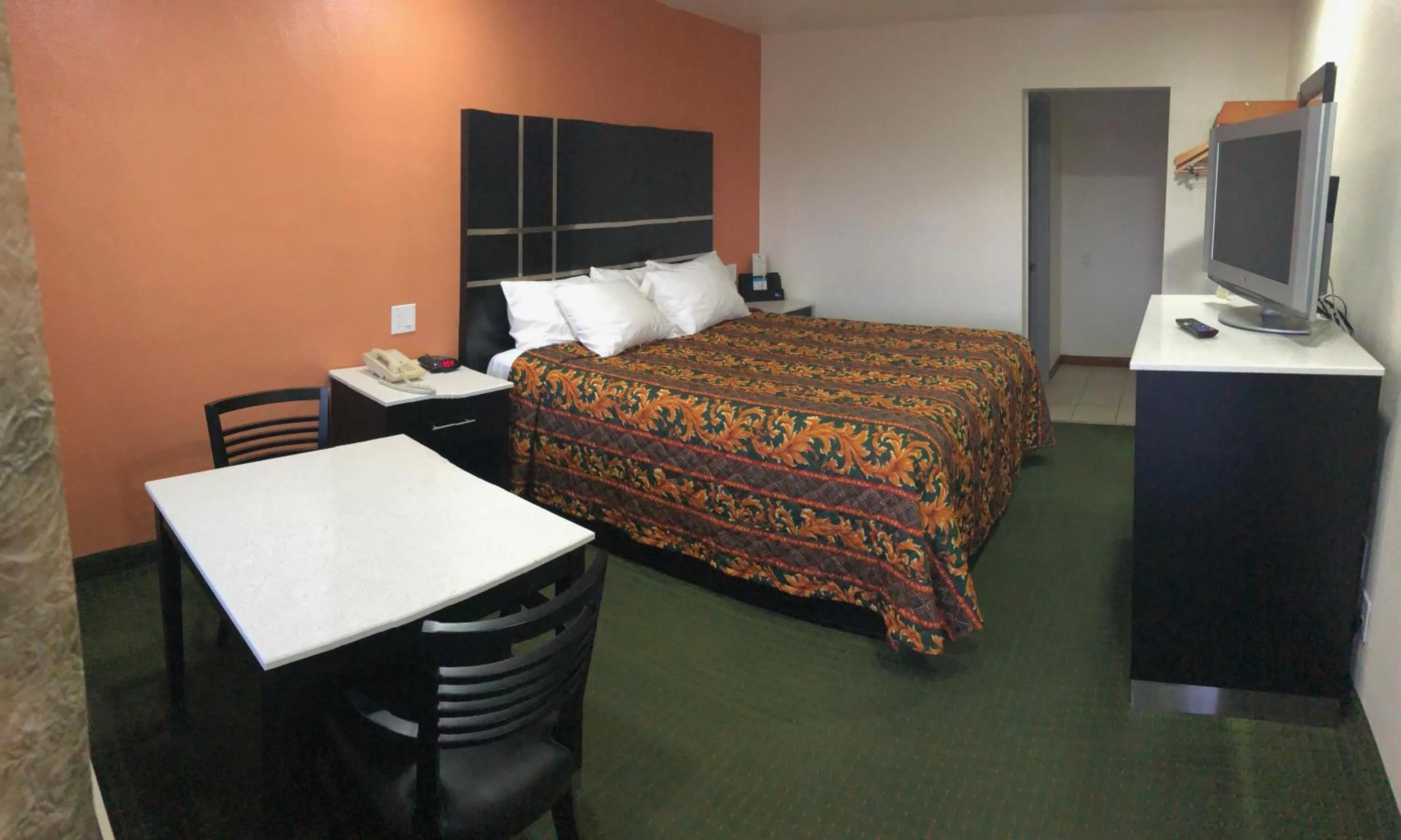 King Room - Non-Smoking in Days Inn by Wyndham Oroville