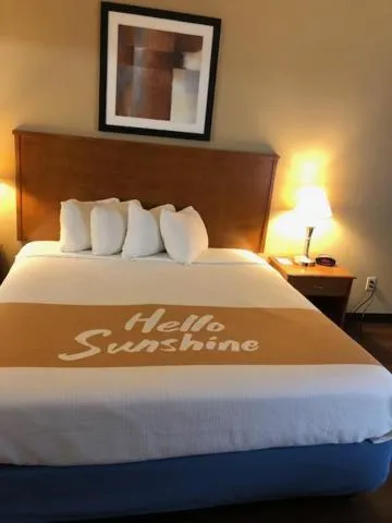 King Room - Non-Smoking in Days Inn By Wyndham Phenix City Near Fort Moore