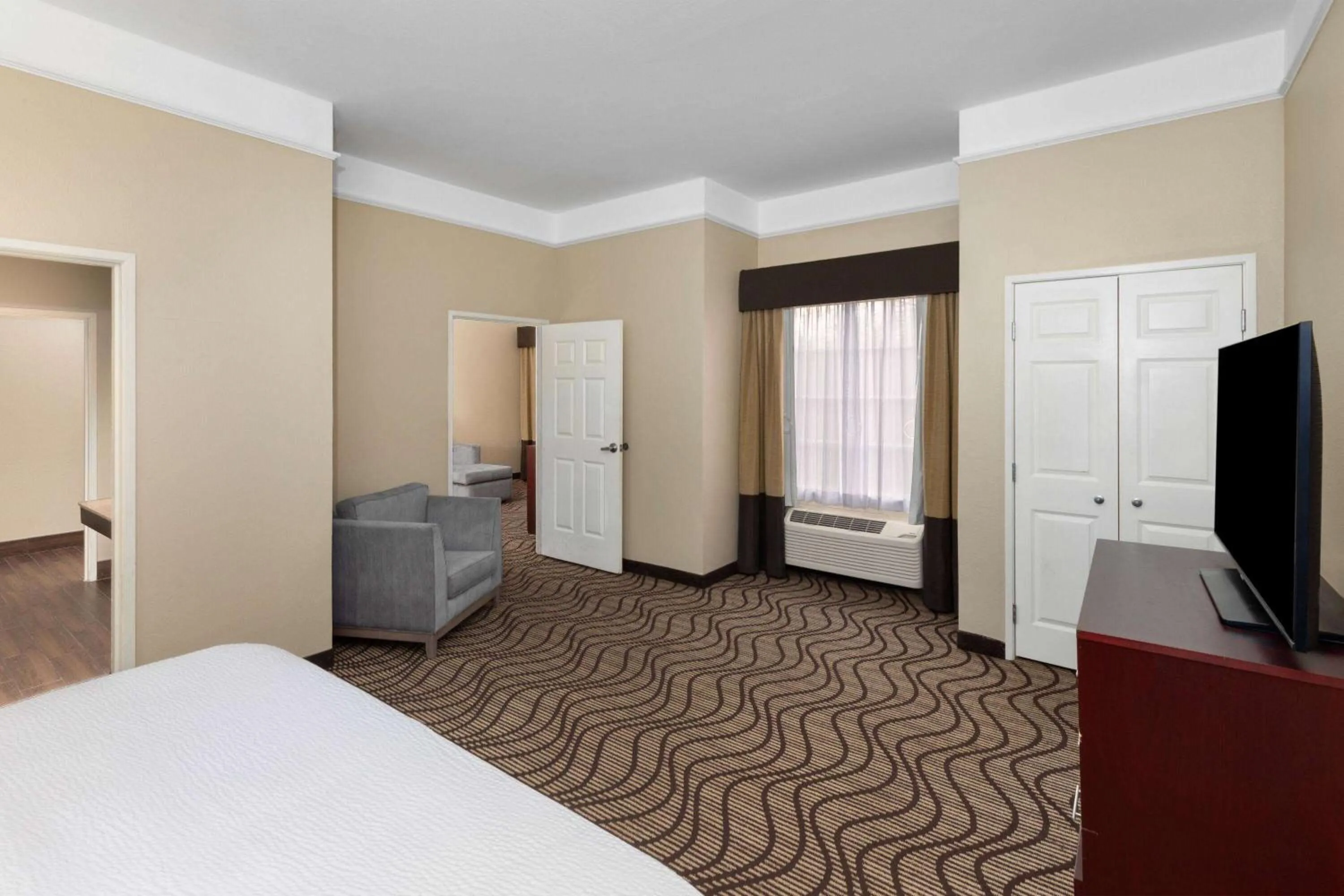 Deluxe King Suite - Mobility Access/Non-Smoking in La Quinta by Wyndham Houma