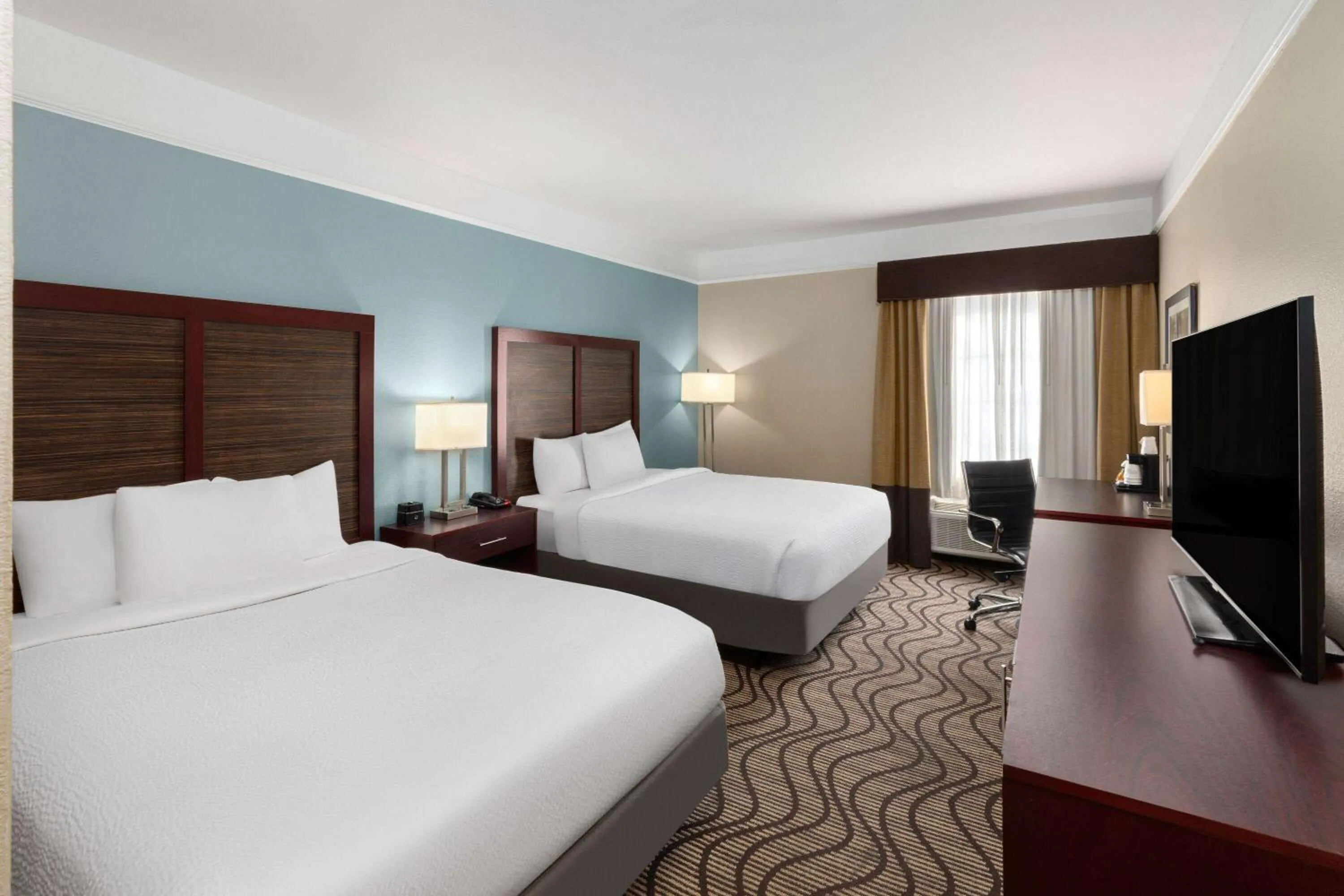 Deluxe Queen Room with Two Queen Beds in La Quinta by Wyndham Houma