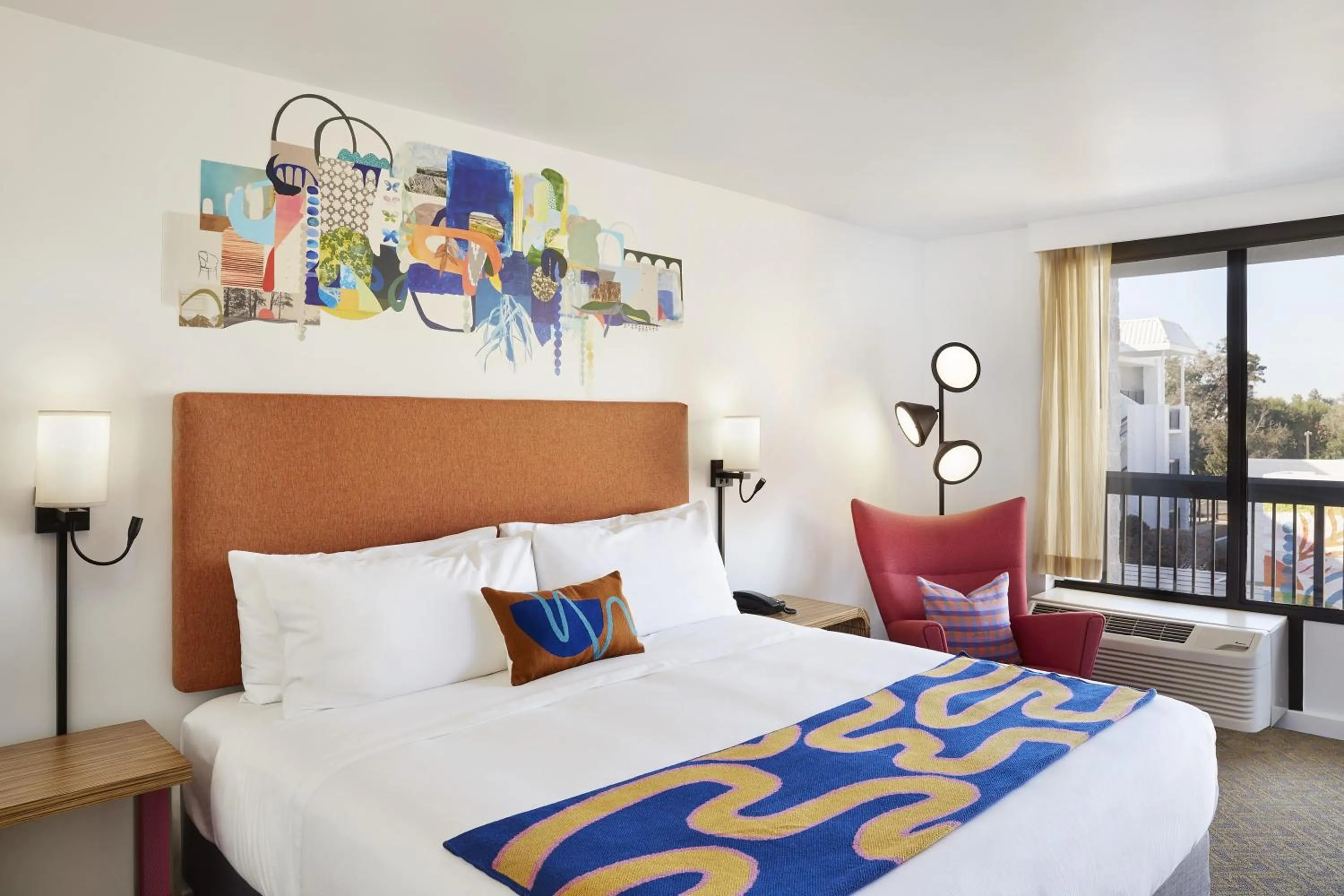 King Room - Non-Smoking in Avatar Hotel Santa Clara, Tapestry Collection by Hilton