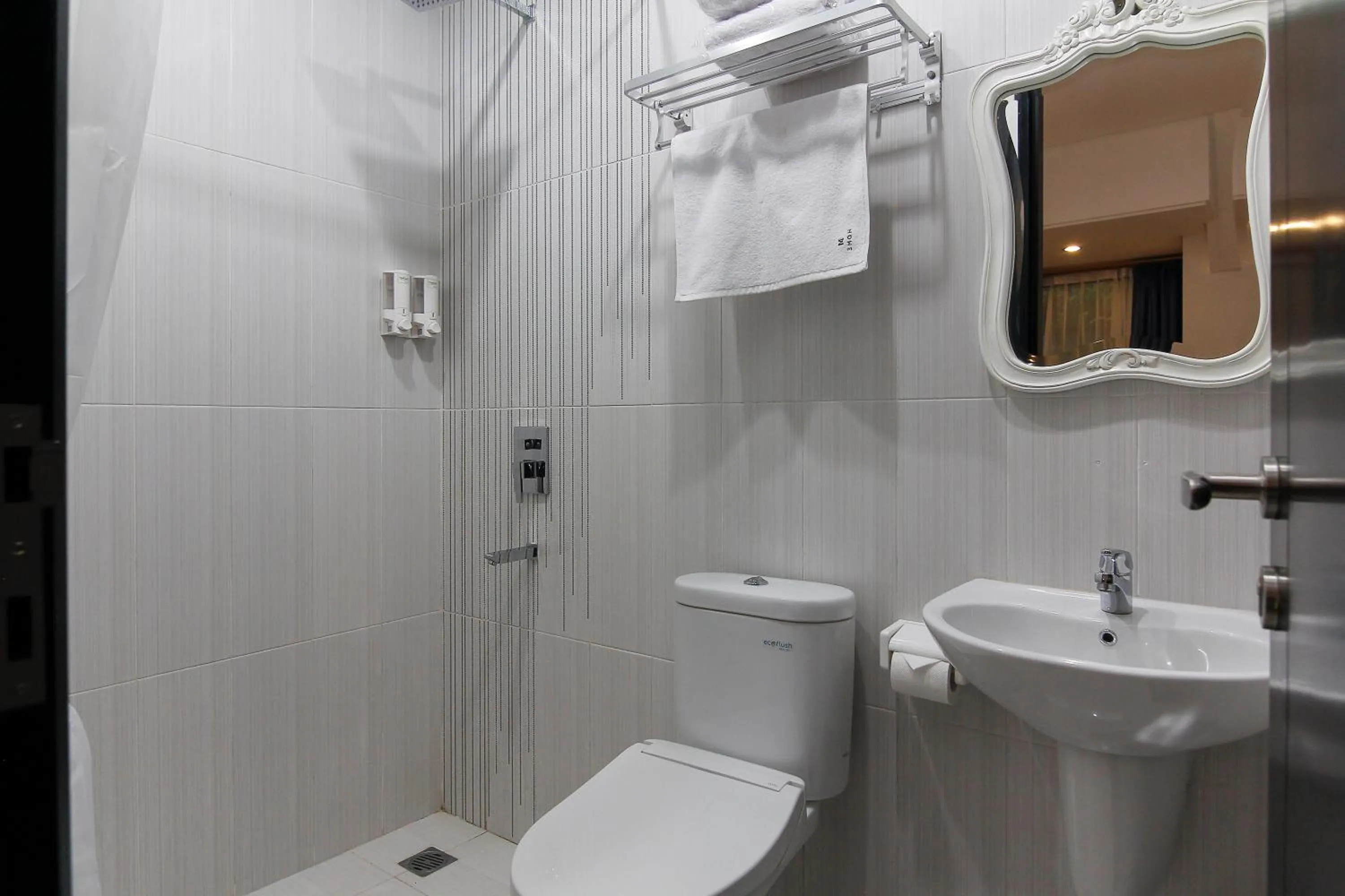 Junior Suite in M Home