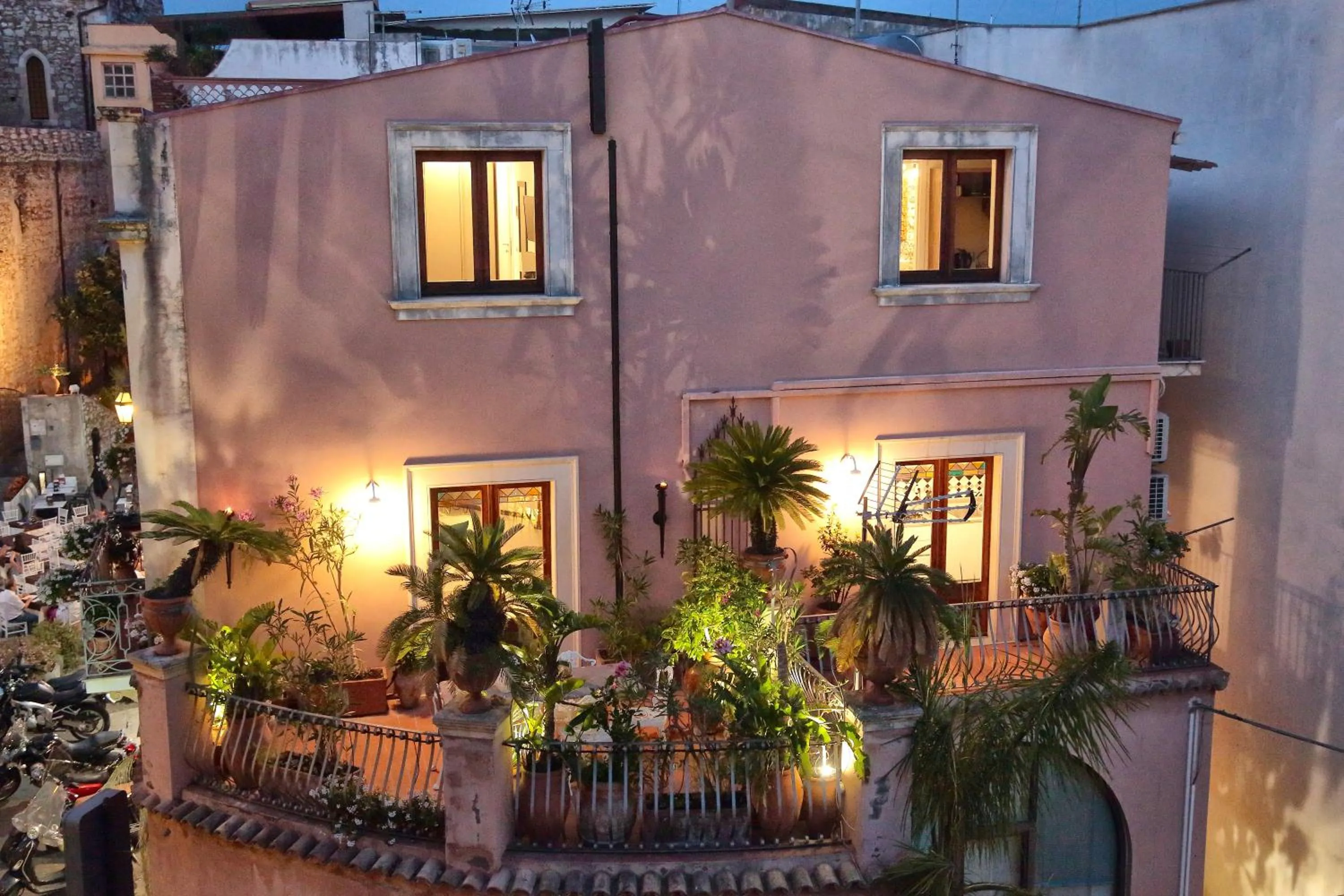 Apartment with Terrace in Al Duomo Rooms & Flats